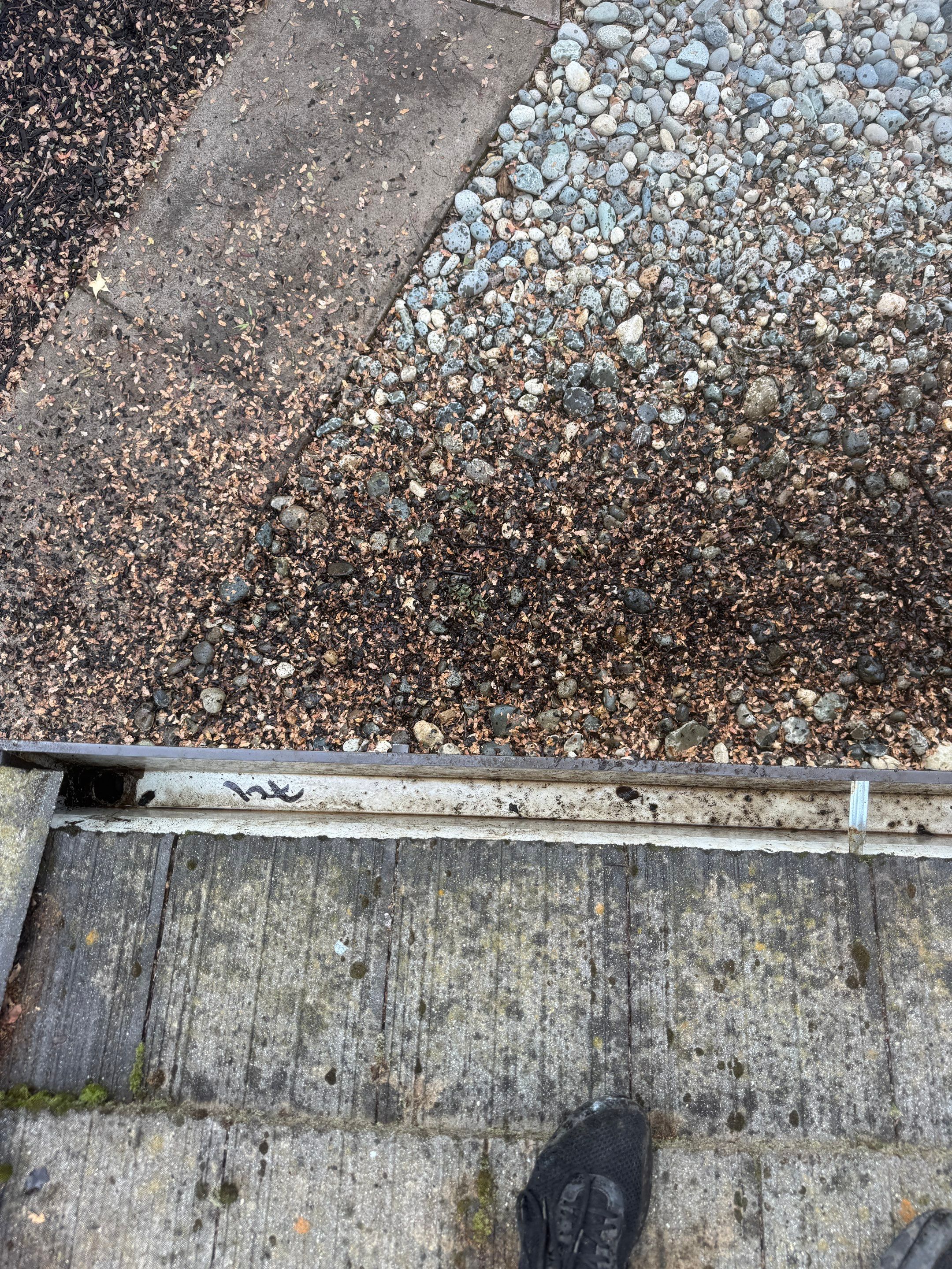 Commercial gutter cleaning Shingle Springs, CA after photo with clean gutters