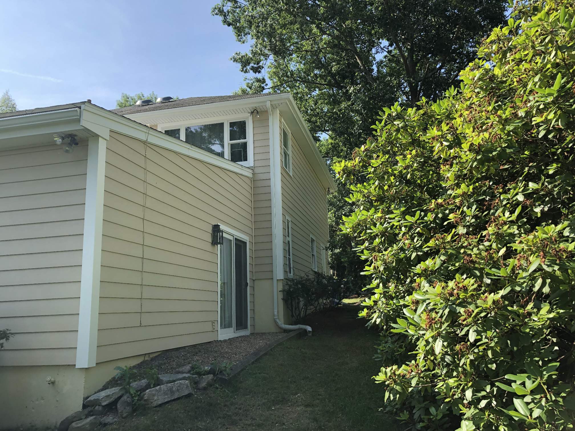 Siding Installation using Everlast Composite Siding by UBrothers Construction