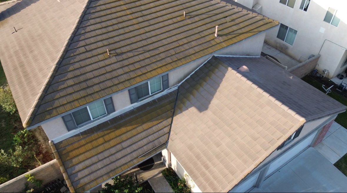 Roof Cleaning by Pirate Pete’s Power Washing