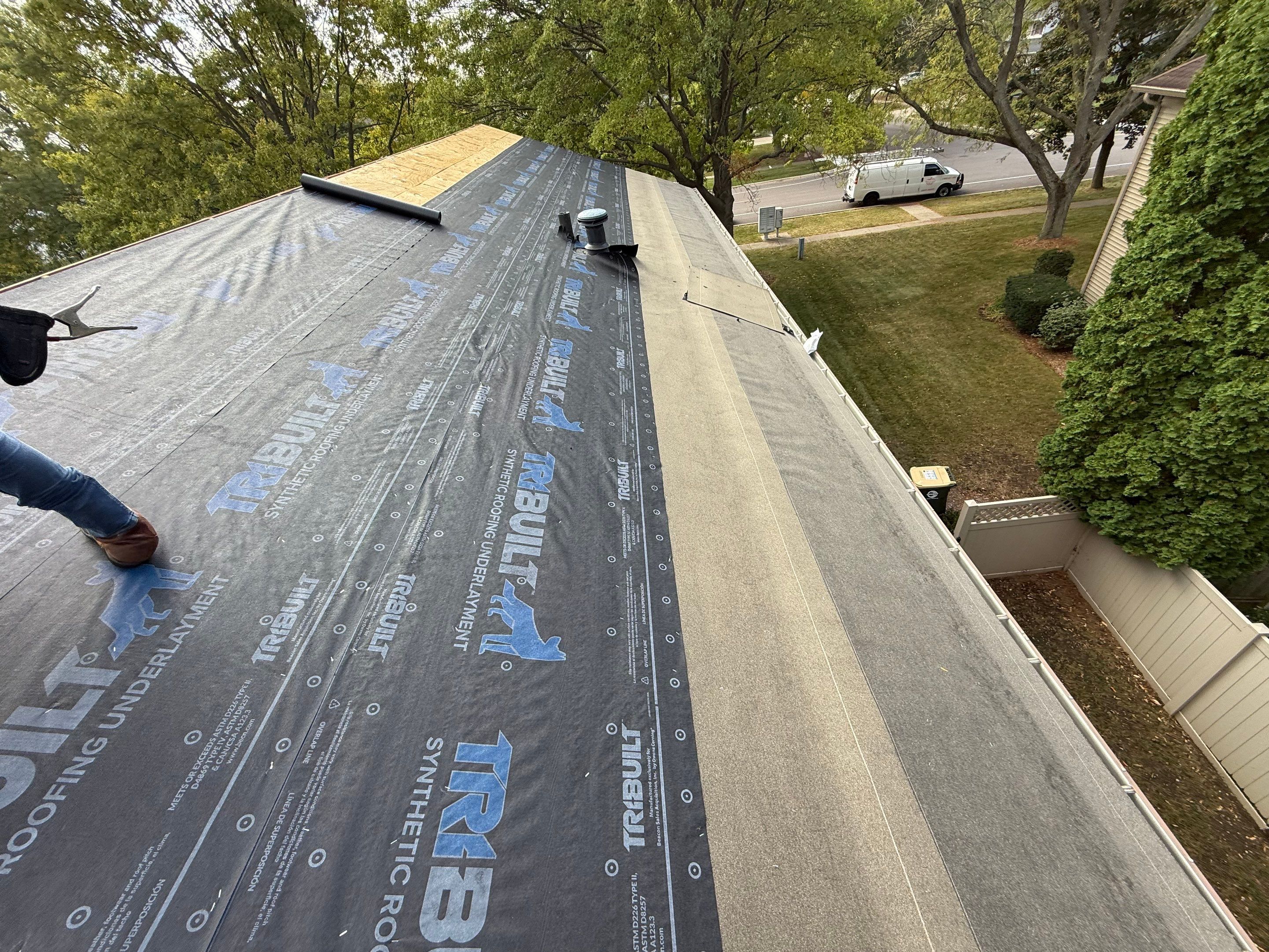 Roof & gutters by Optimal Home Improvement 