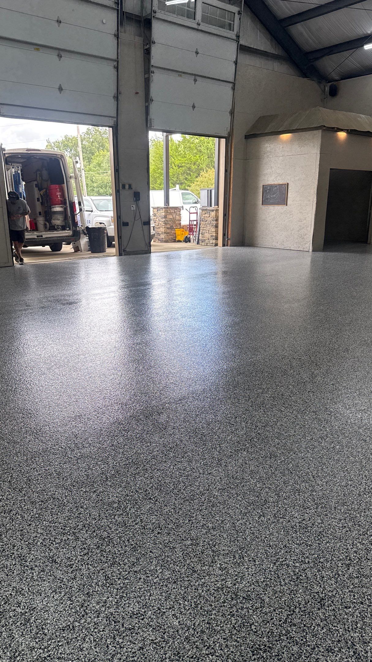 Domino Flake Floor Coating in De Soto by Banner Garage