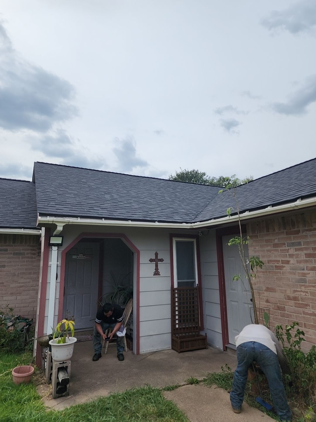 Residential Roofing Installation using Owen's Corning Duration (Lifetime) Shingles by Roof Repair Company