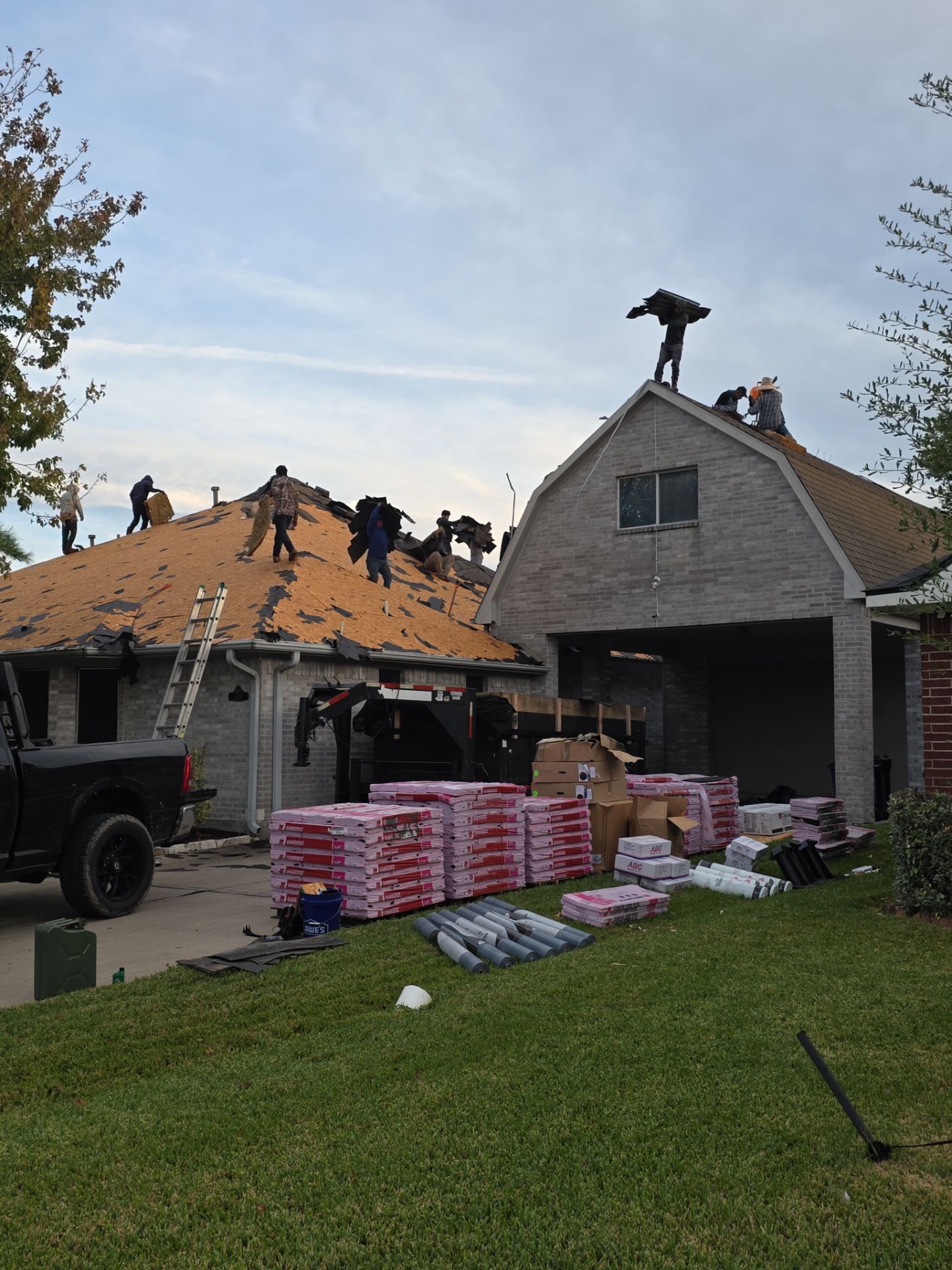 Residential Roof Replacement using OWENS CORNING OAKRIDGE by Elite Roofing LLC