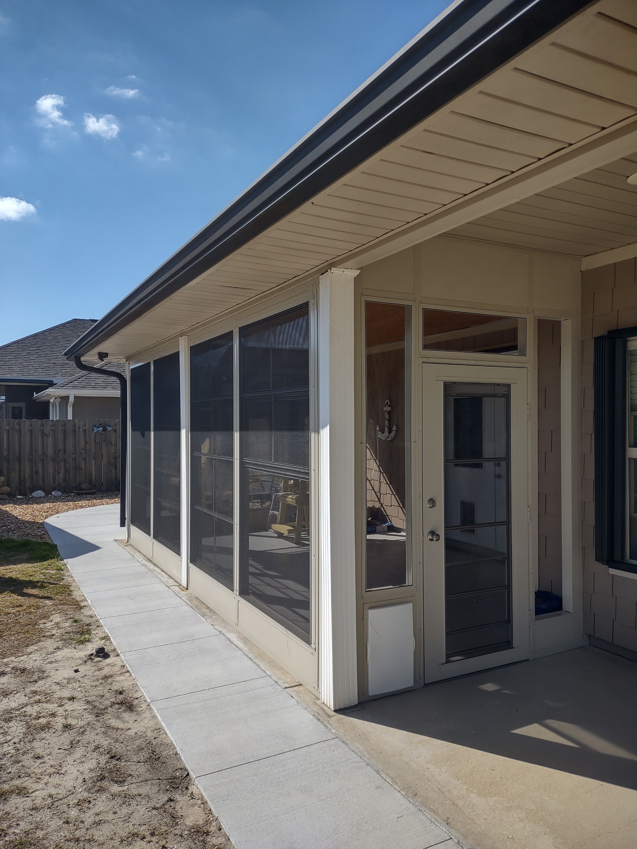 Screen Under w/Vinyl Windows using Colorbeam by Titan Sunrooms