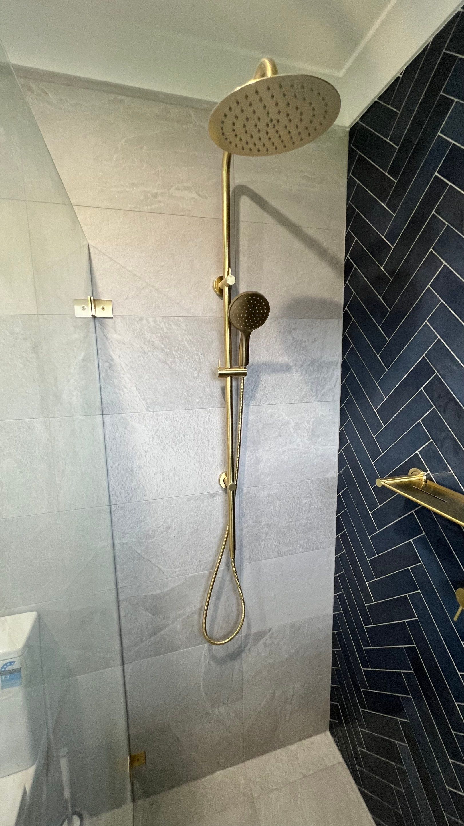 Small Ensuite Renovation by Re-seal Bathrooms