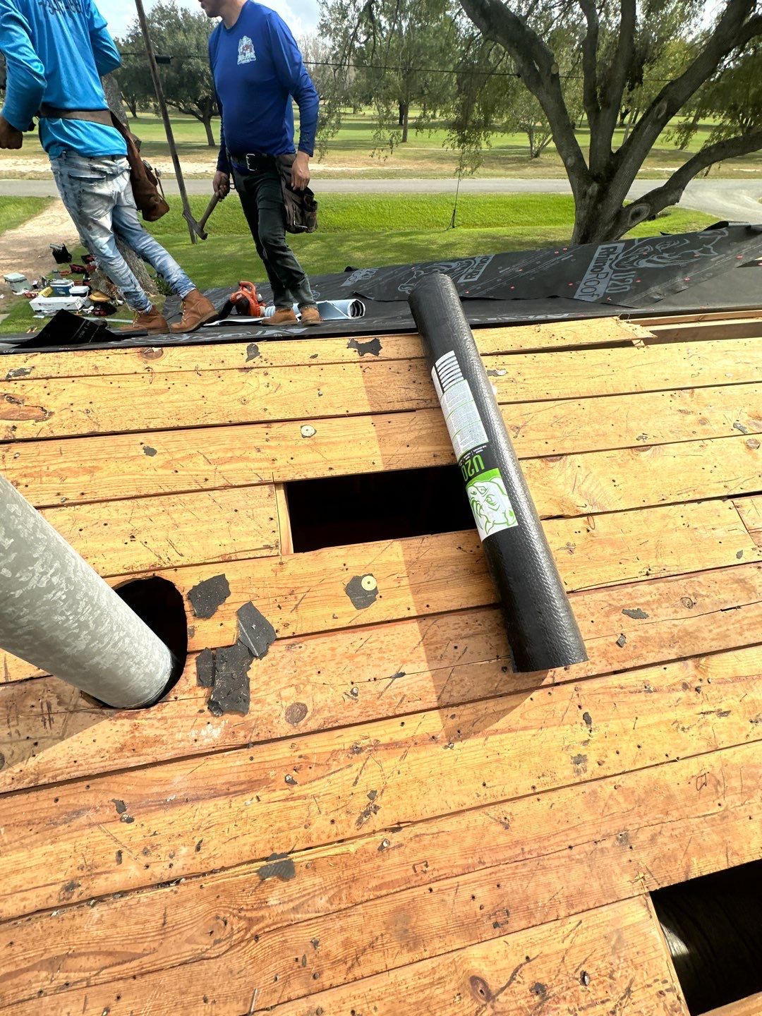 Residential Roofing Installation using Owen's Corning Duration (Lifetime) Shingles by Roof Repair Company