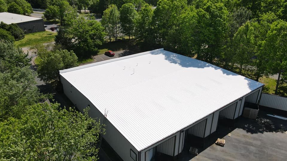 Project by Commercial Roofing Pros  by Commercial Roofing Pros 