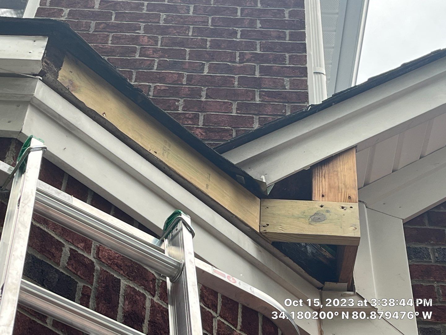 Soffit Water Damage by Thompson Industrial
