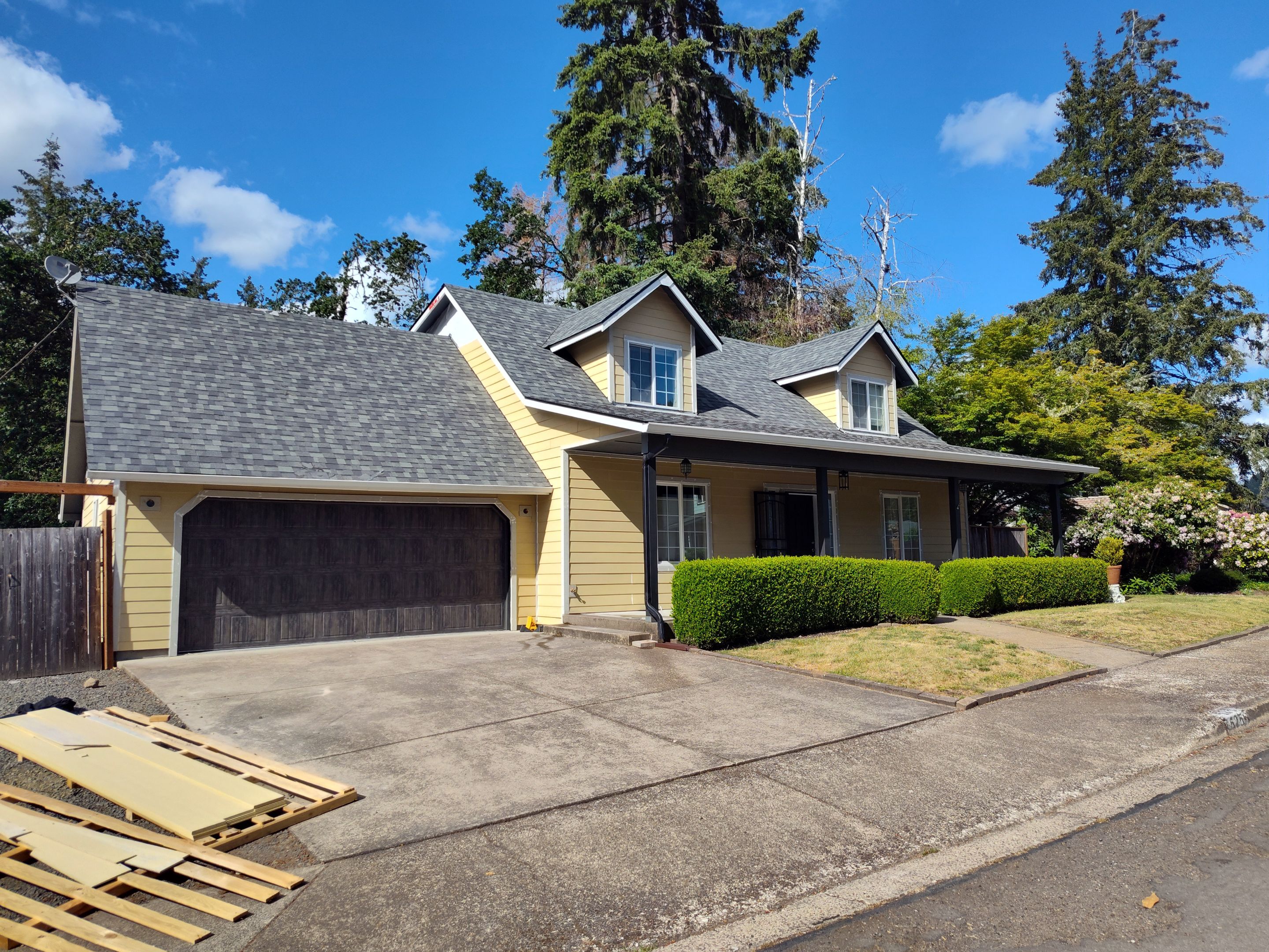 Siding Repair Project by BEST Roofing & Waterproofing