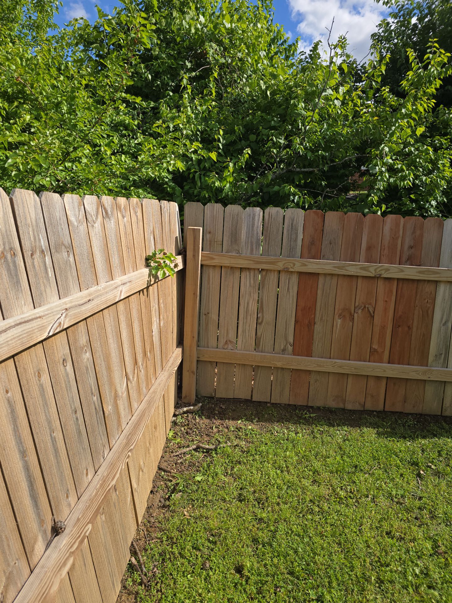 Wood Fence Post Replacement & Stabilization – Florissant, MO by Legendary Services Company LLC.