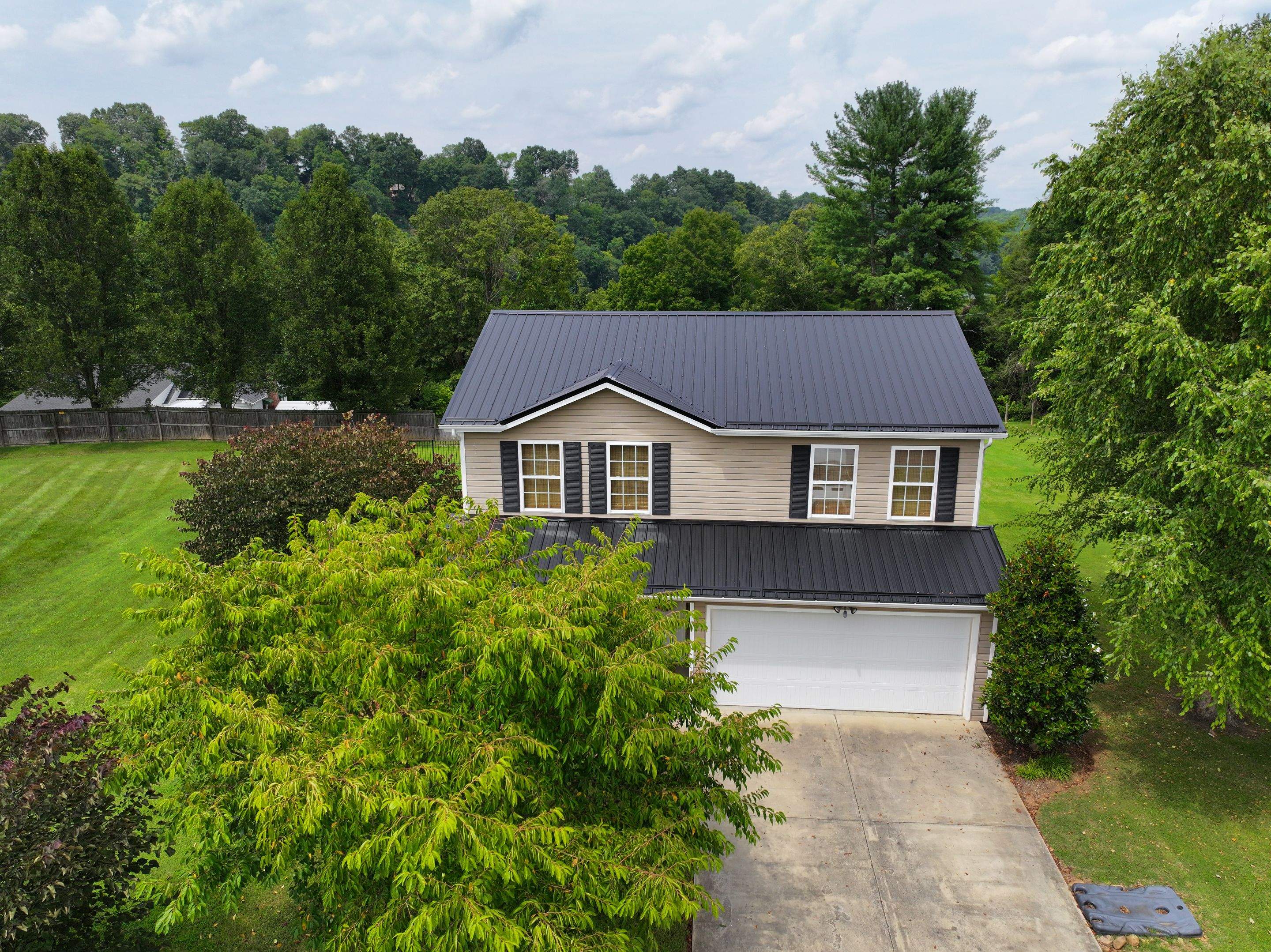 Parker Residence by Omnia Roofing