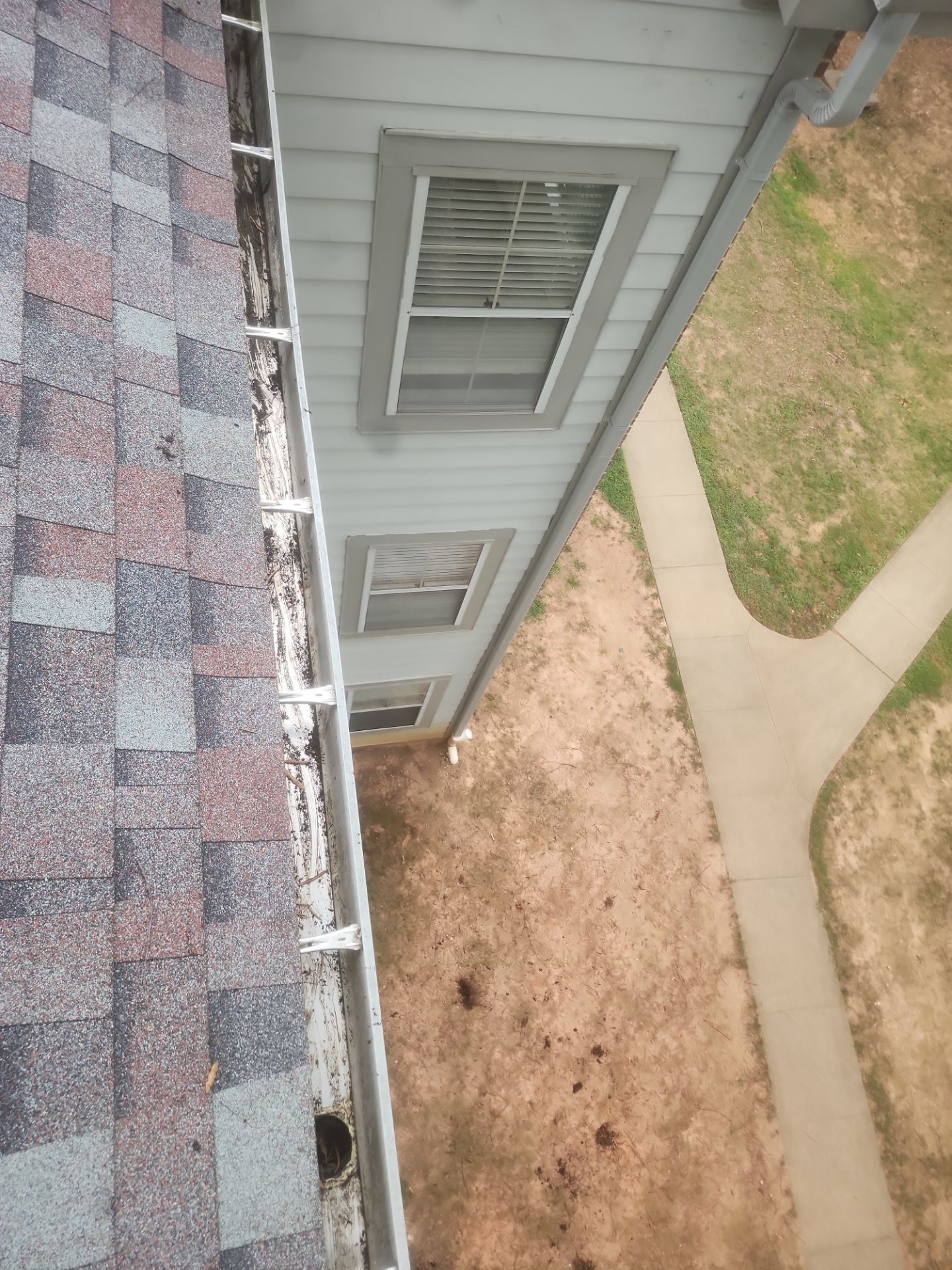 Commercial gutter cleaning Rockville & Bethesda, MD after photo with clean gutters