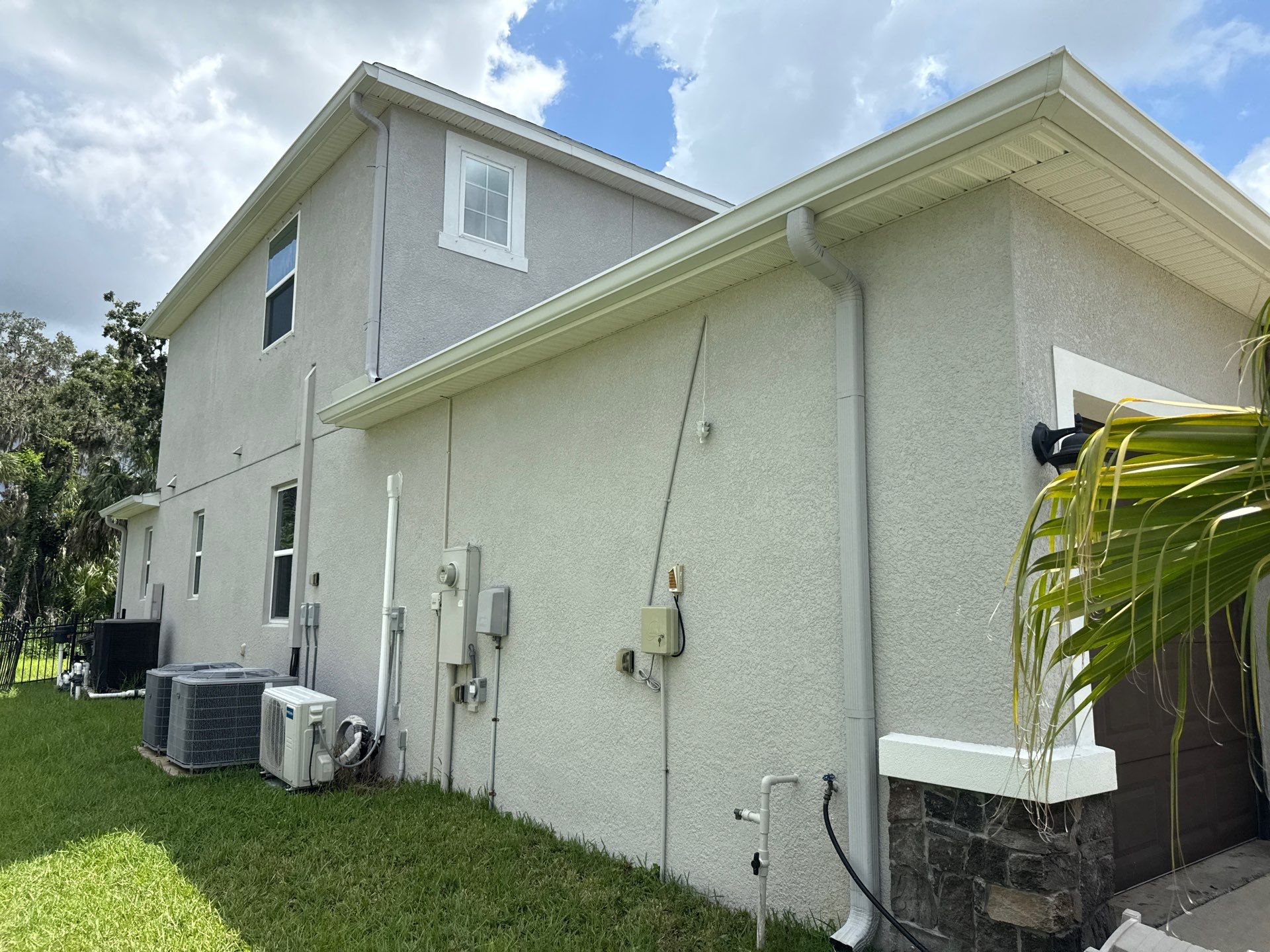 HOA-Required House Wash & Concrete Cleaning – Old Mill Preserve, Palmetto, FL by Sunshine AquaWash