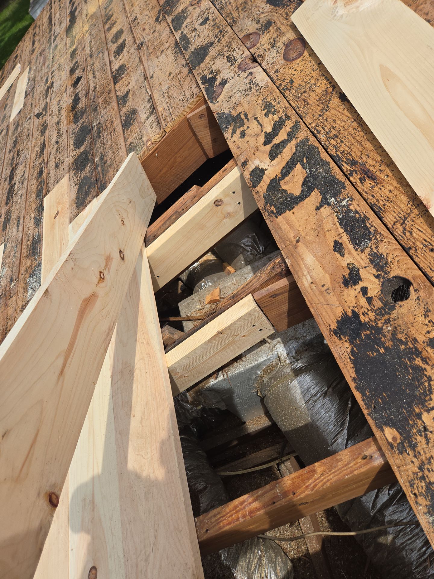 Project in St. Petersburg 33710 by Mitchell Roofing Company LLC 