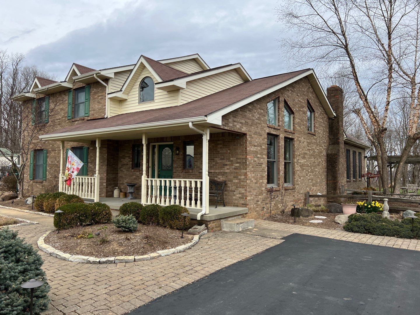 Residential Roofing Installation using Ownes Corning Brownwood Duration by Storm Contracting