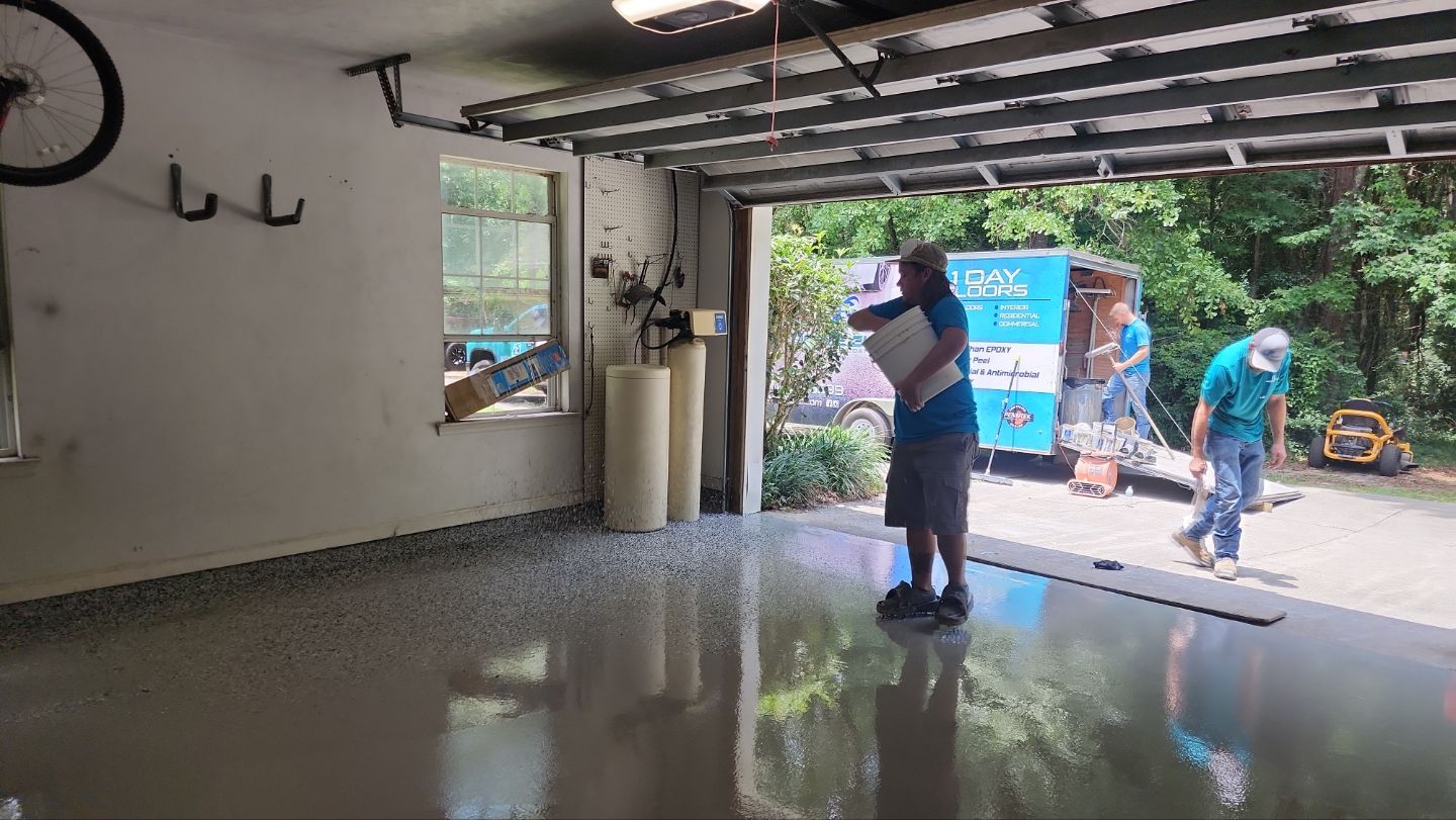 This home’s garage floor before and after is like DAY and NIGHT 🌙 by Deese Elite Concrete Coatings
