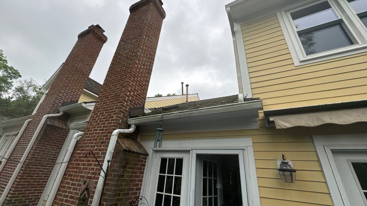 Arlington: CertainTeed Grand Manor Designer Shingles in Weathered Wood by RM Banning, Inc.