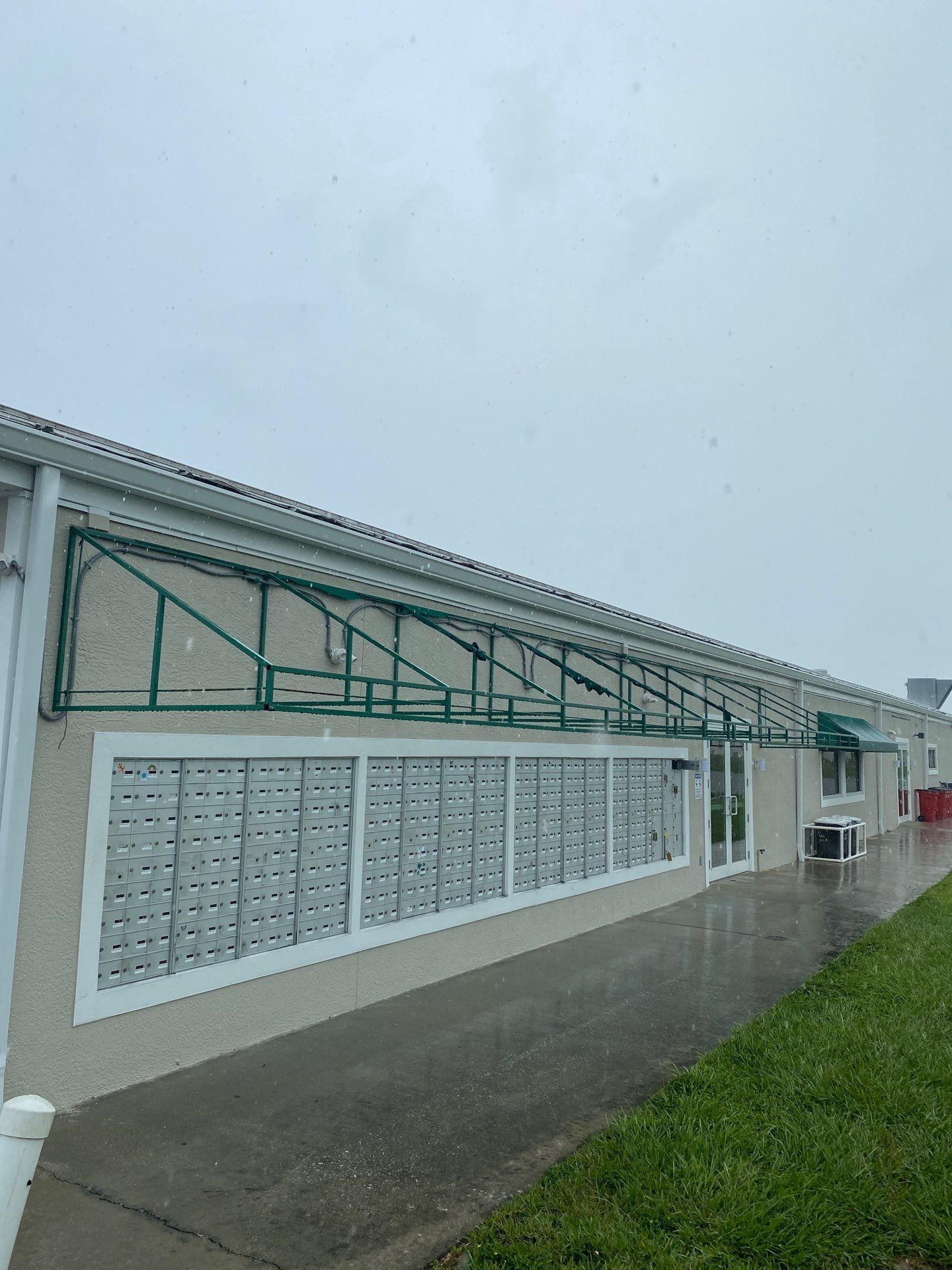 Commercial Seamless Gutter Installation in Palmetto FL by Gutter Professors