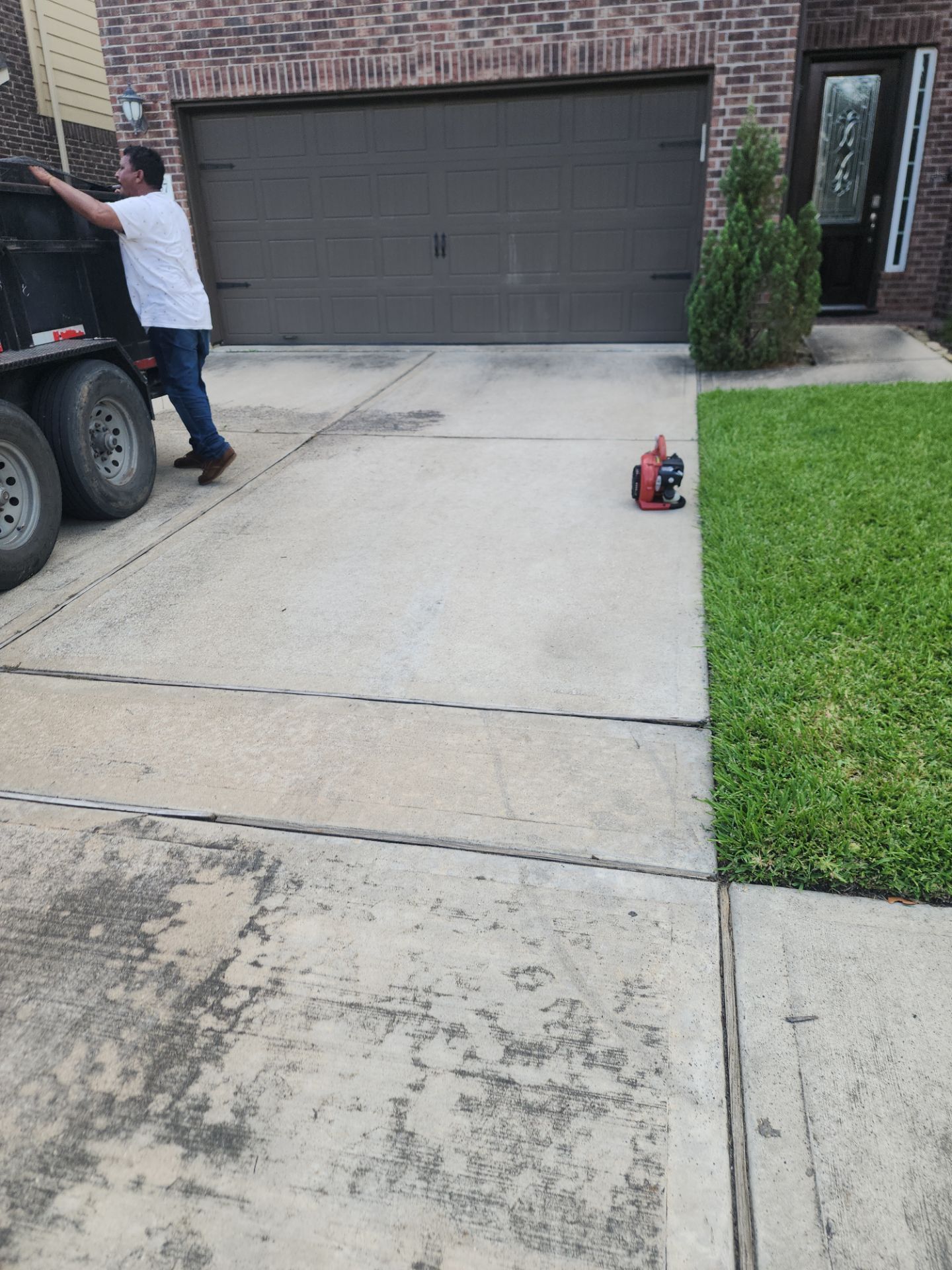 Residential Roofing Installation using Owen's Corning Duration (Lifetime) Shingles by Roof Repair Company