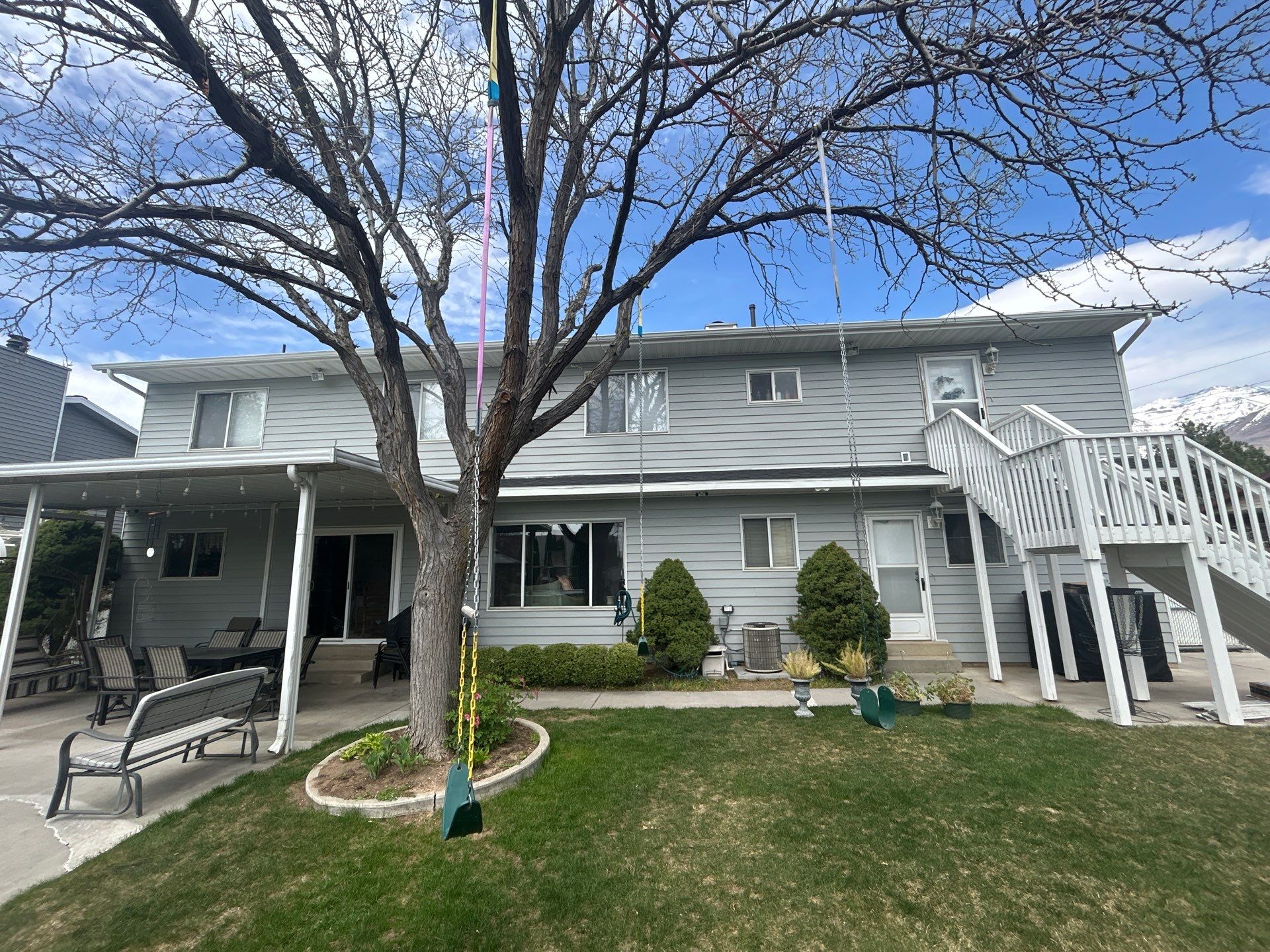 Lindon | Hardie & Steel Mixed Siding | Pearl Gray by Ideal Siding Utah