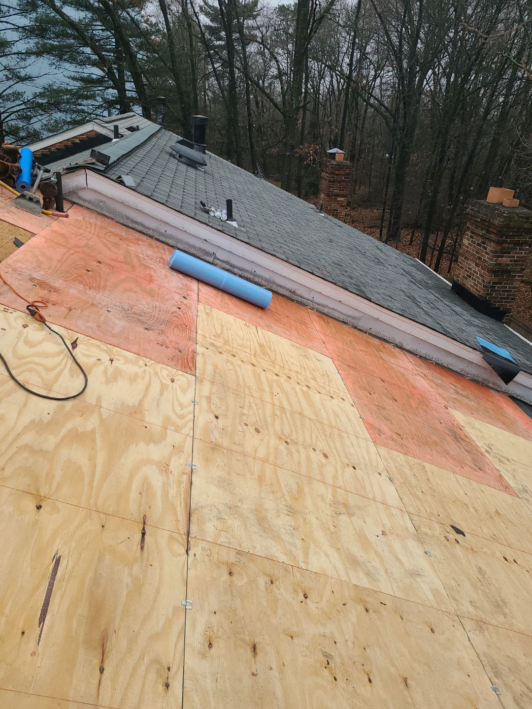 Vienna: Residential Roof Replacement with CertainTeed Landmark Pro in Max Def Weathered Wood by RM Banning, Inc.