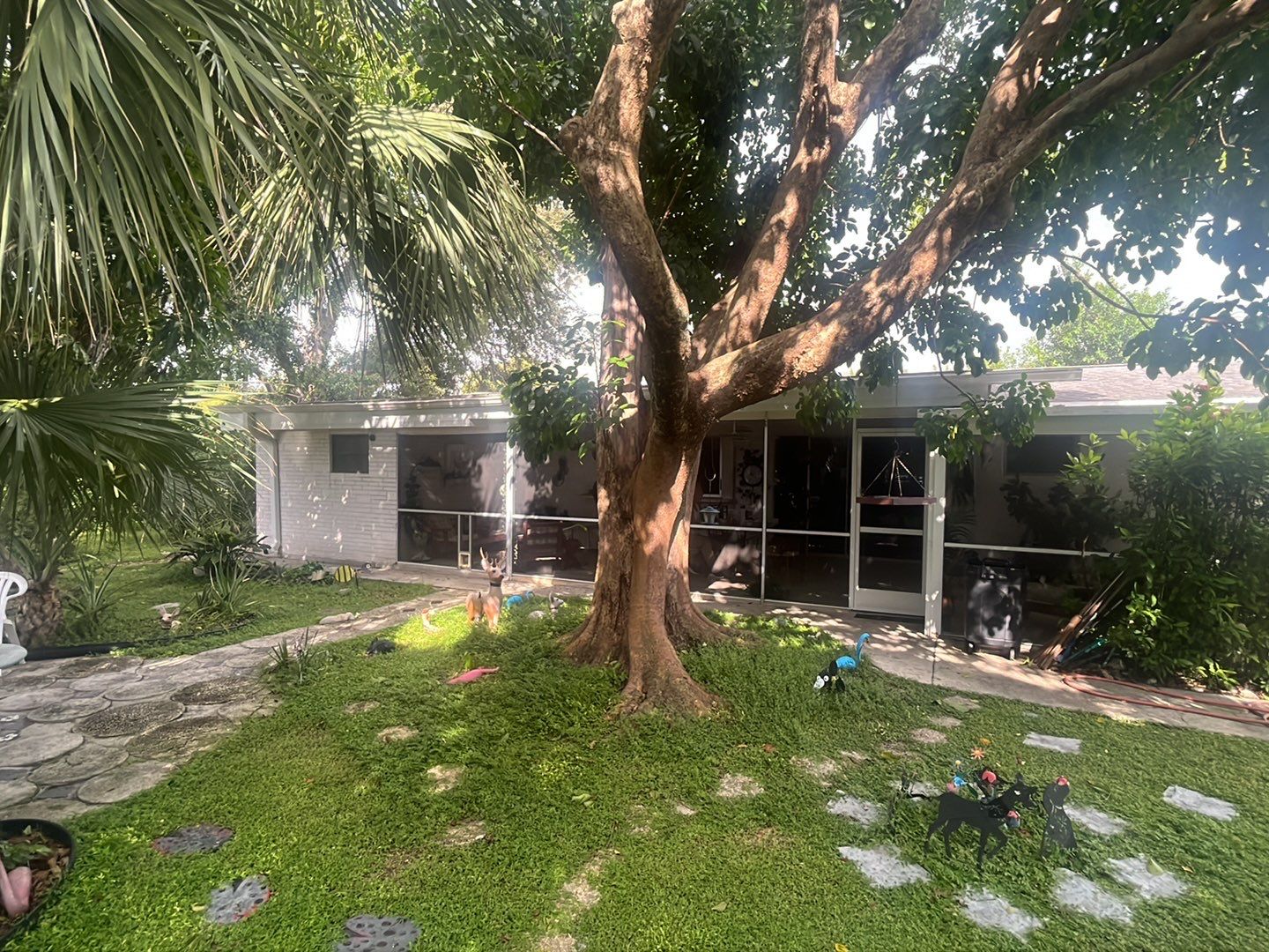 Aluminum Seamless Gutters and new Splash Guard Gutters in Fort Myers by Gutter Professors