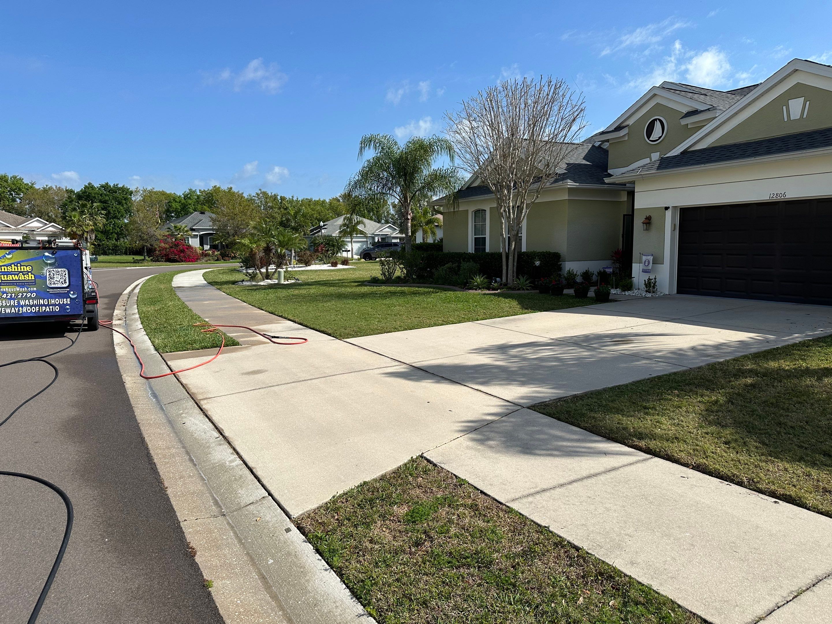 Driveway Cleaning in River Plantation Community, Parrish, FL by Sunshine AquaWash