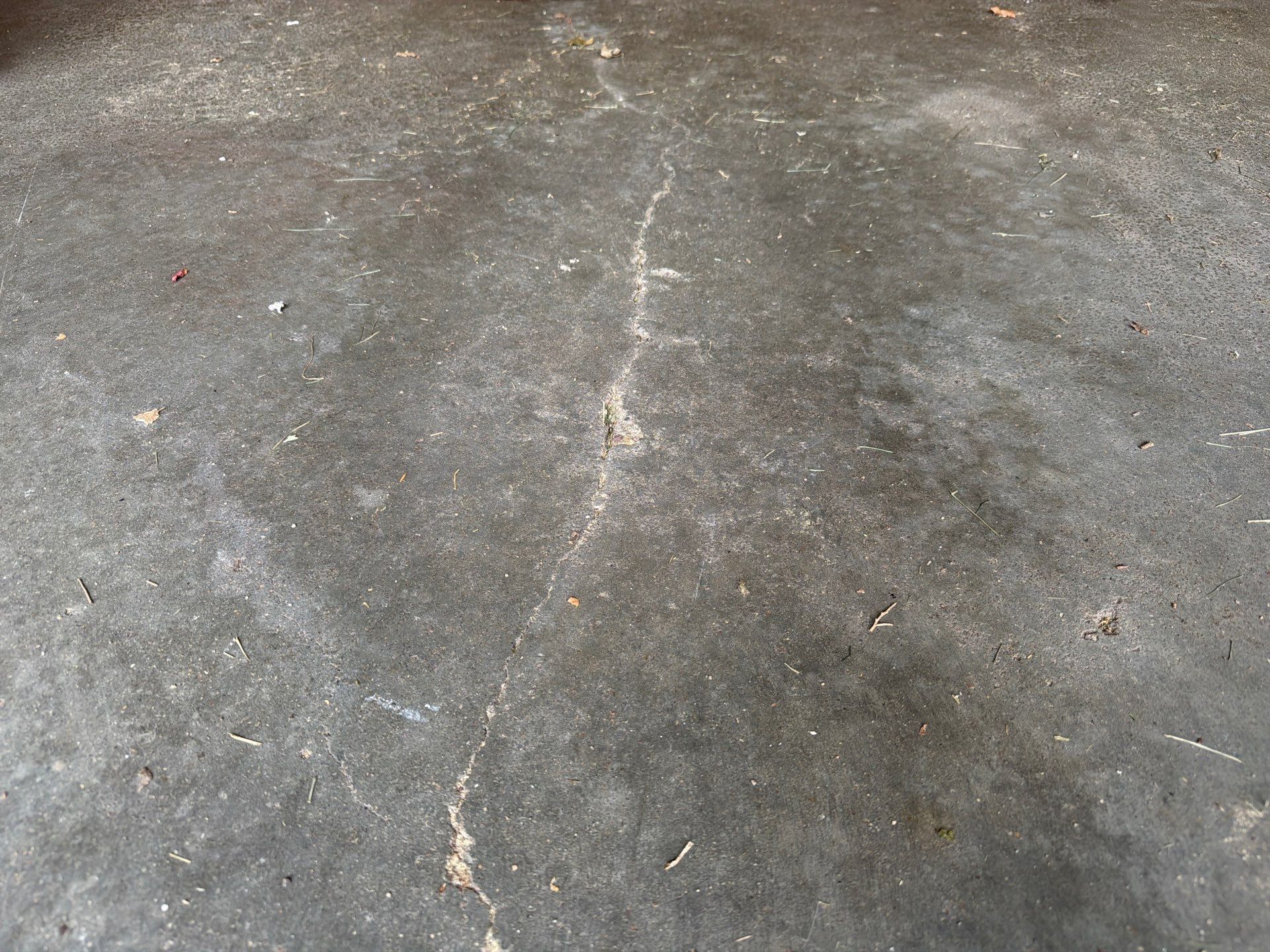 Sioux Falls Garage Floor Coating with Speckled Flake Finish by Select Painting, Coatings & Garage Cabinets