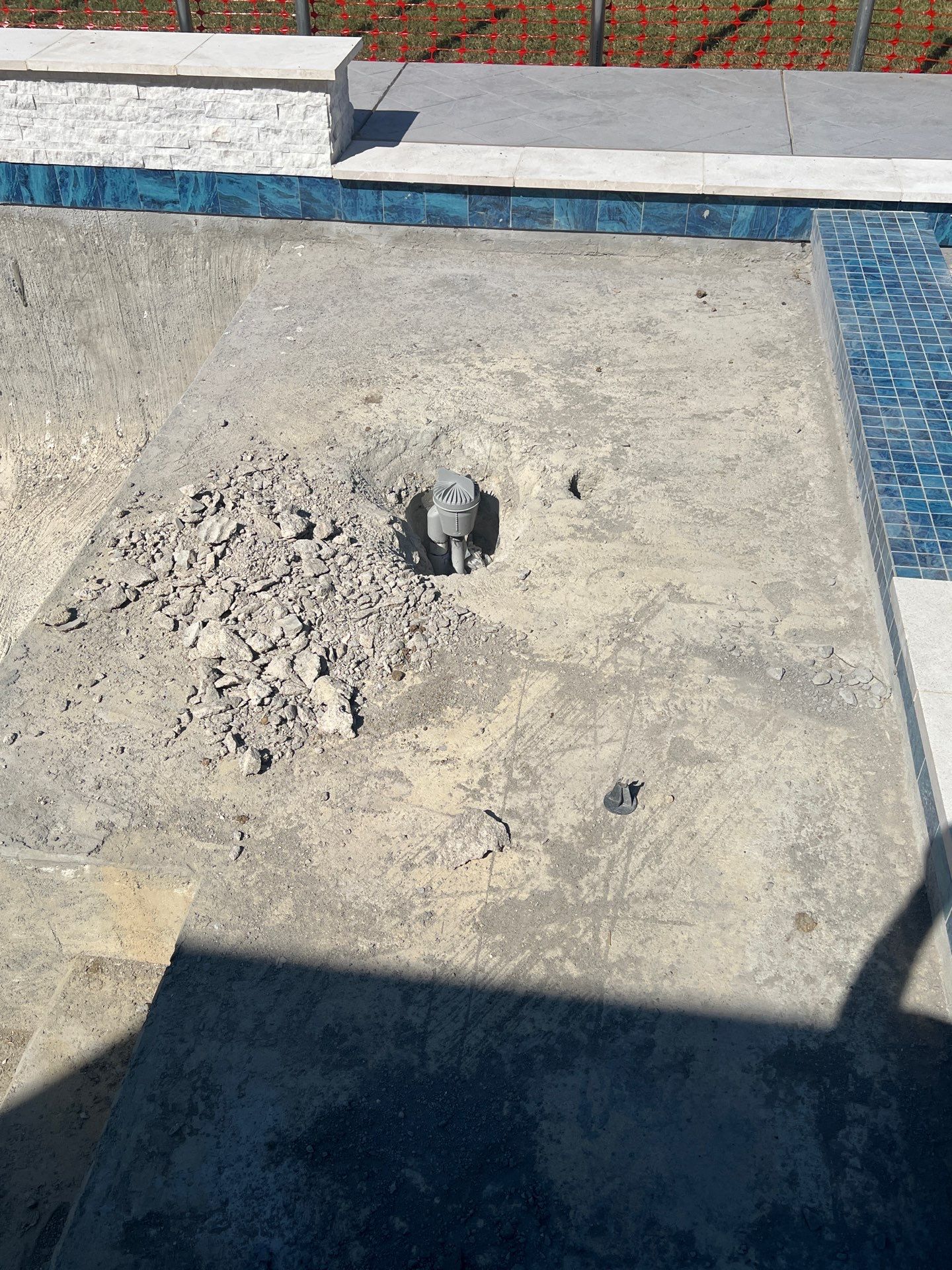 Geometric Pool with Tanning Ledge by Pinnacle Pools and Spas - DFW