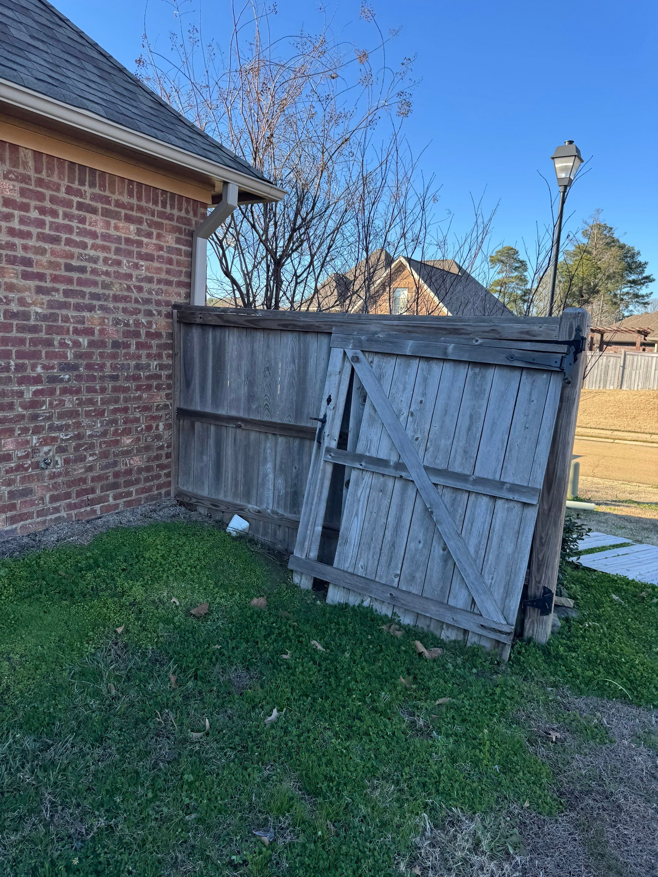 6' Cedar Good Neighbor 4x4 by Roberson Construction LLC