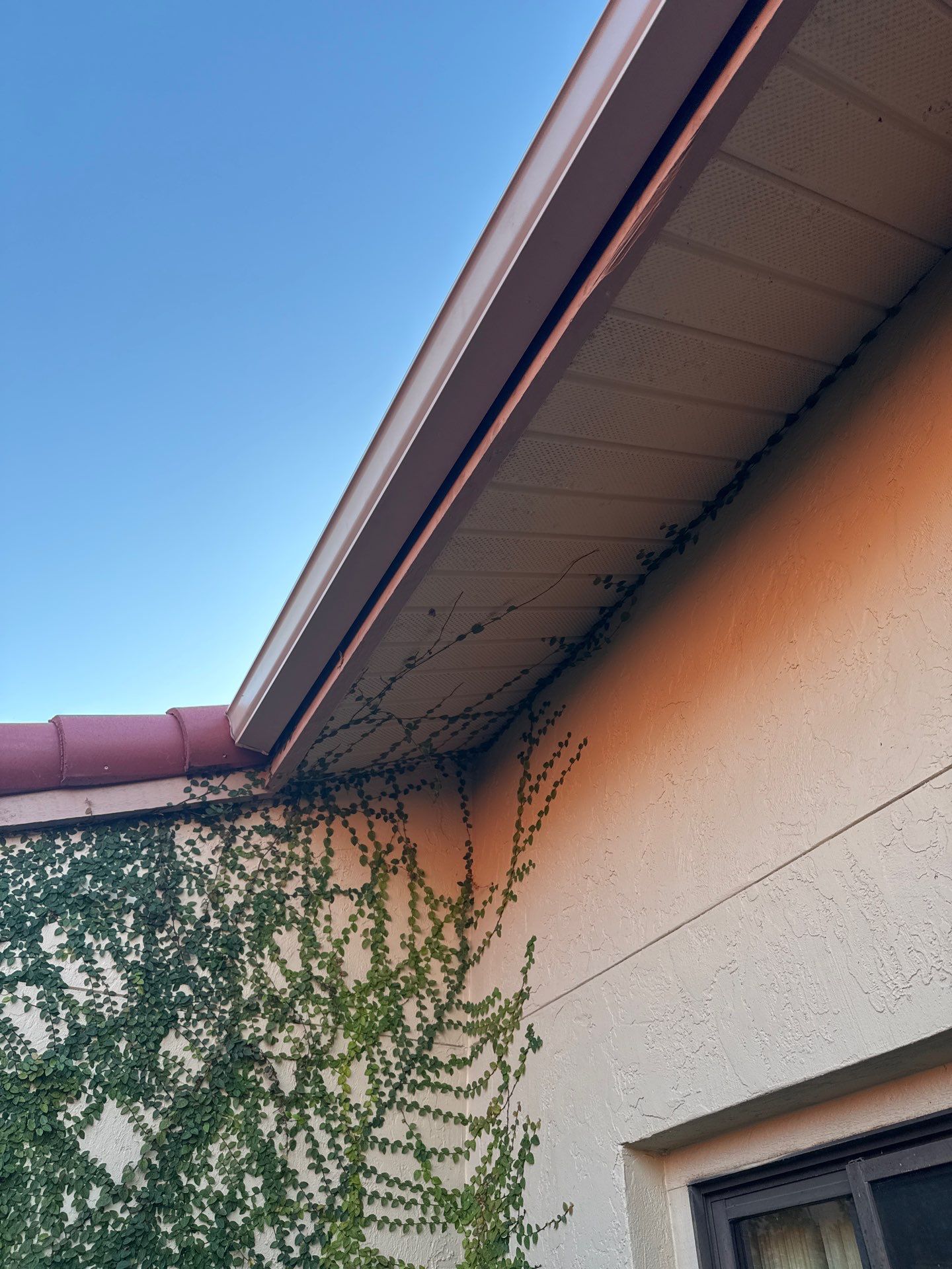 Seamless Gutter Installation in Sarasota FL by Gutter Professors