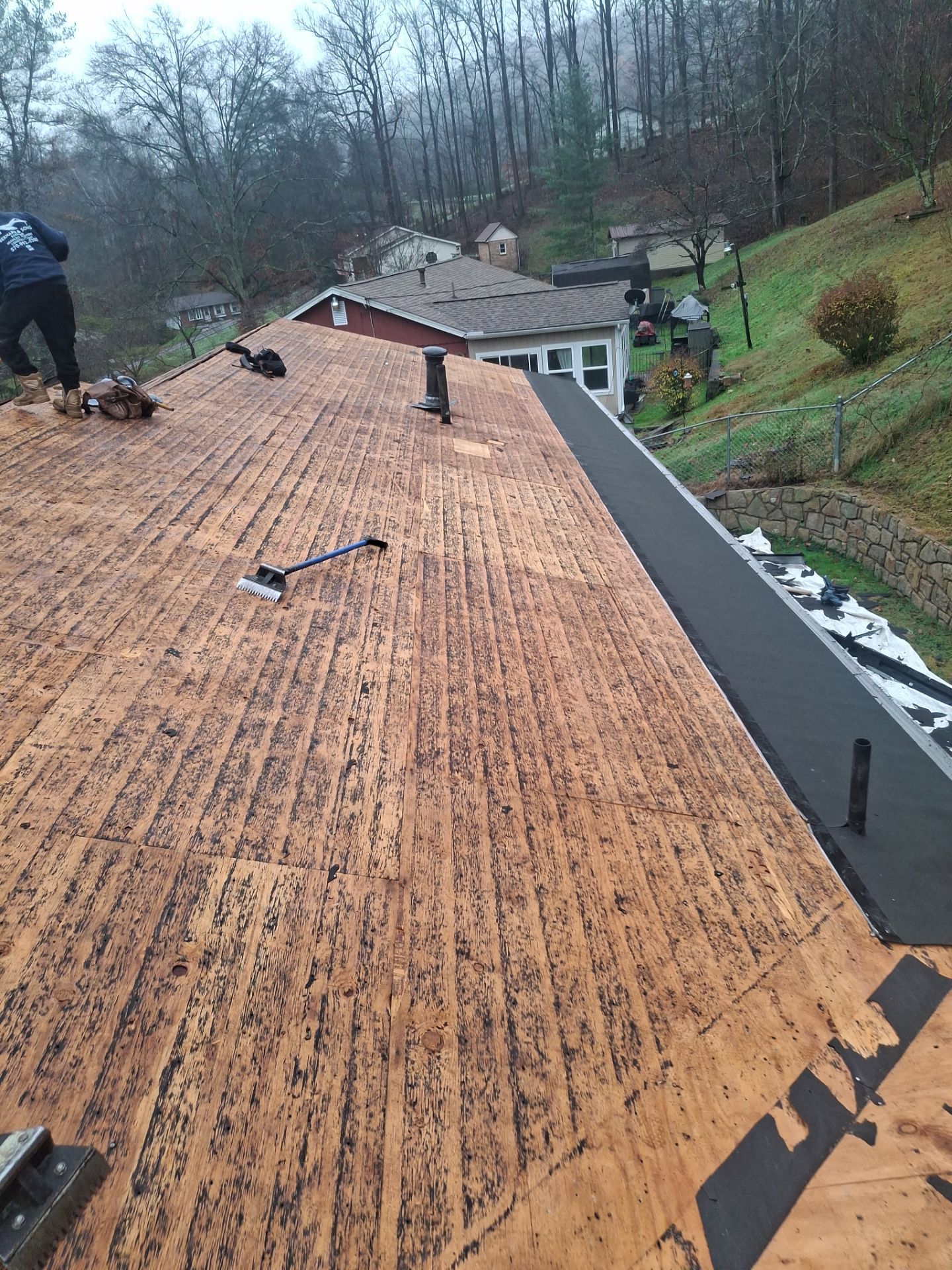 Residential Roofing Installation using GAF Timberline HDZ Charcoal by Rainstoppers Roofing