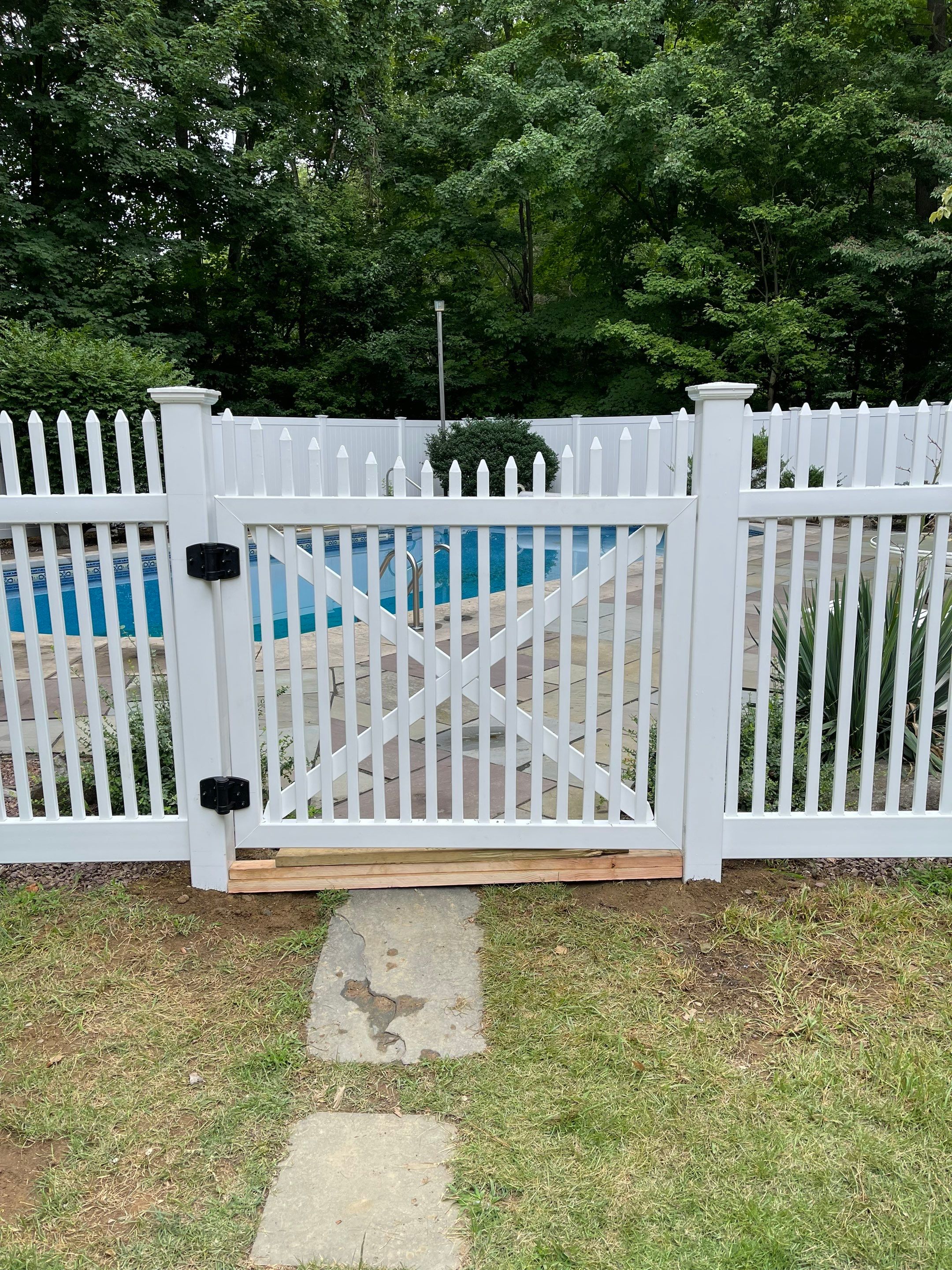 Pool Fence, Vinyl privacy fence and Vinyl picket style fence.  by DiGiorgi Roofing and Siding Inc
