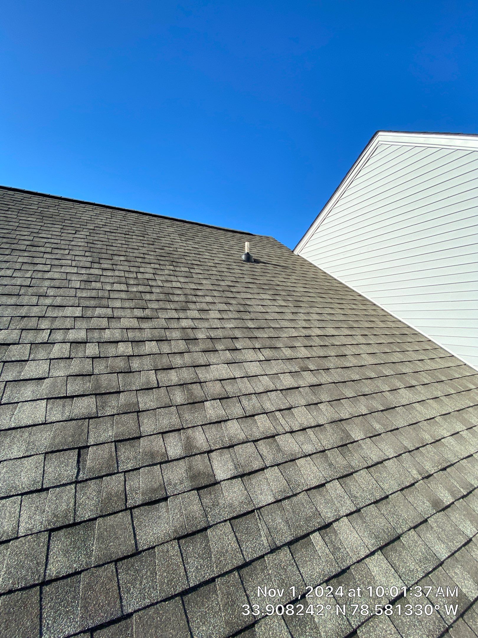 GAF HDZ - Weathered Wood by Linta Roofing Inc