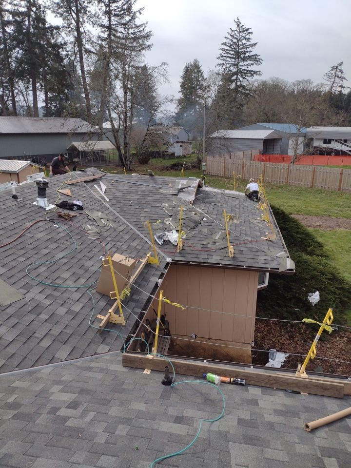 Residential Re-Roof in Lebanon Oregon by Orezona Building & Roofing Company, Inc.