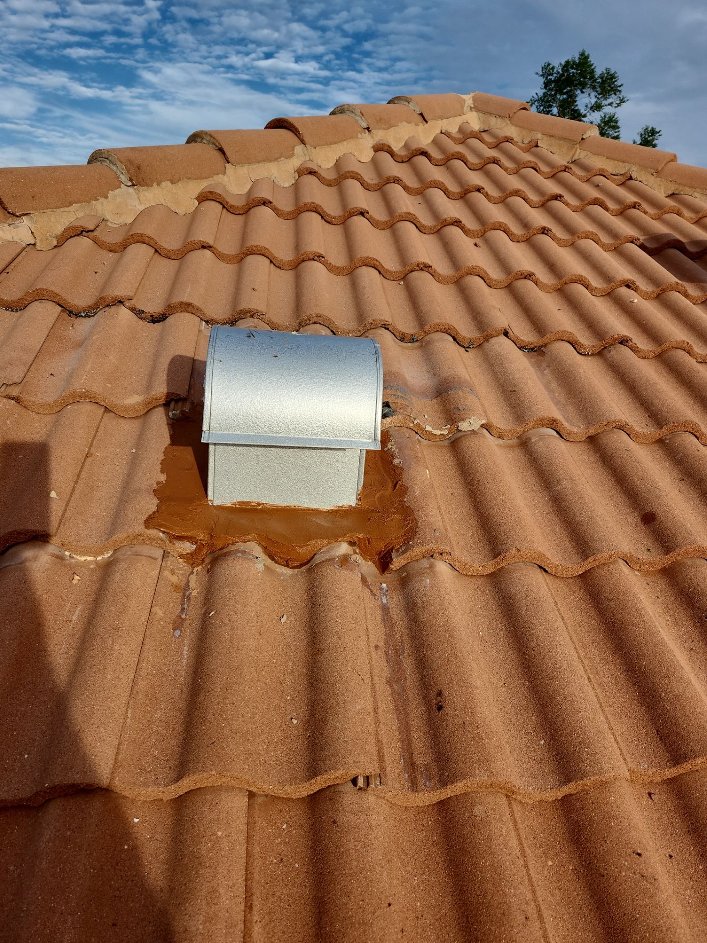 Tile Roof Repair in West Palm Beach – Expert Restoration & Leak Fixing by Aastro Roofing