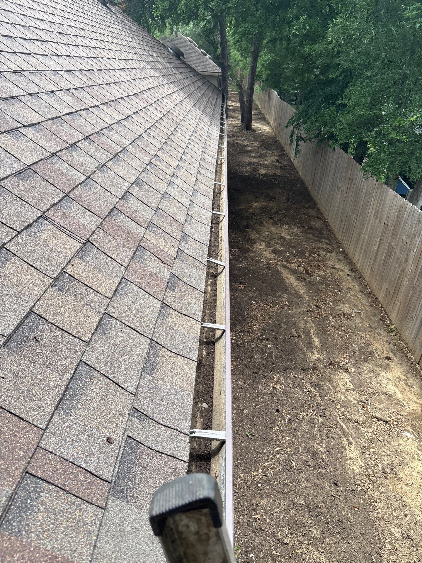 HOA gutter cleaning after photo.