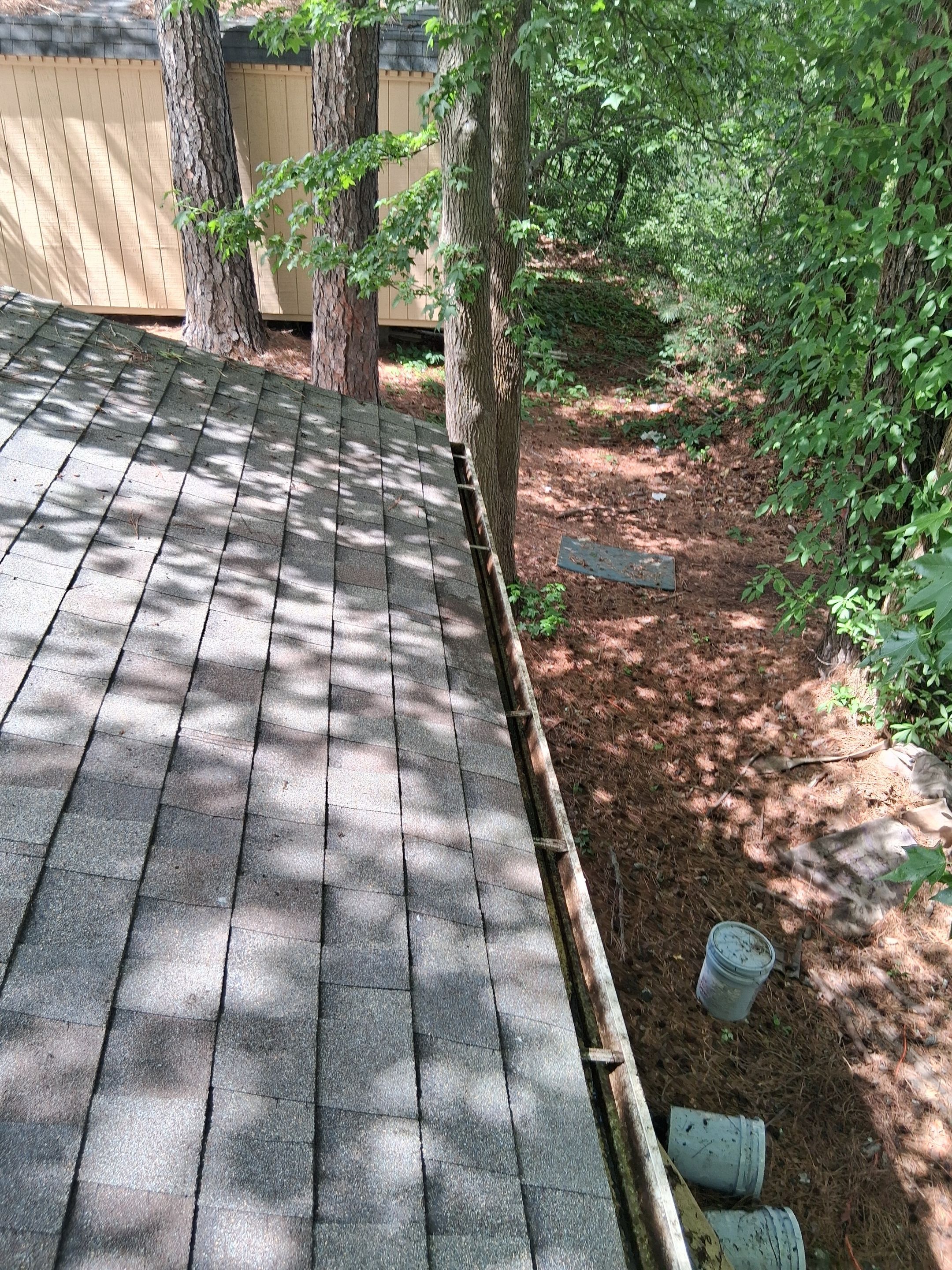 HOA gutter cleaning after photo.