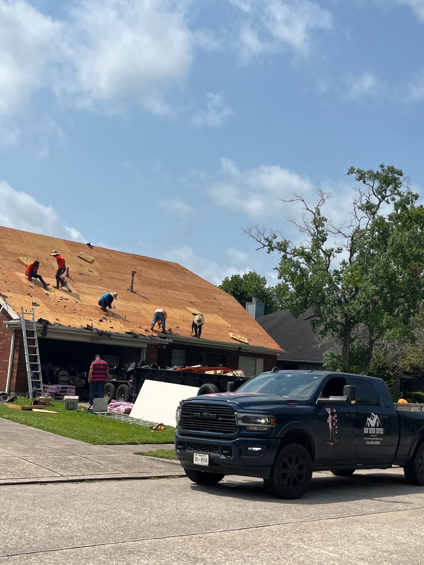 Residential Roofing Installation using Owen's Corning Duration (Lifetime) Shingles by Roof Repair Company