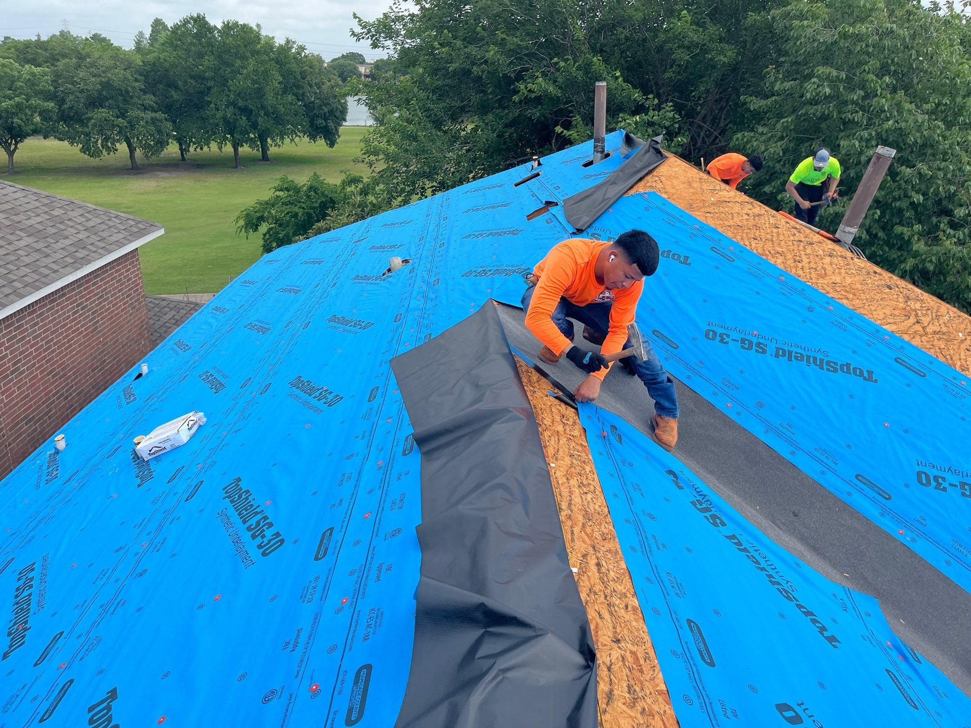 Residential Roofing Installation using Owen's Corning Duration (Lifetime) Shingles by Roof Repair Company