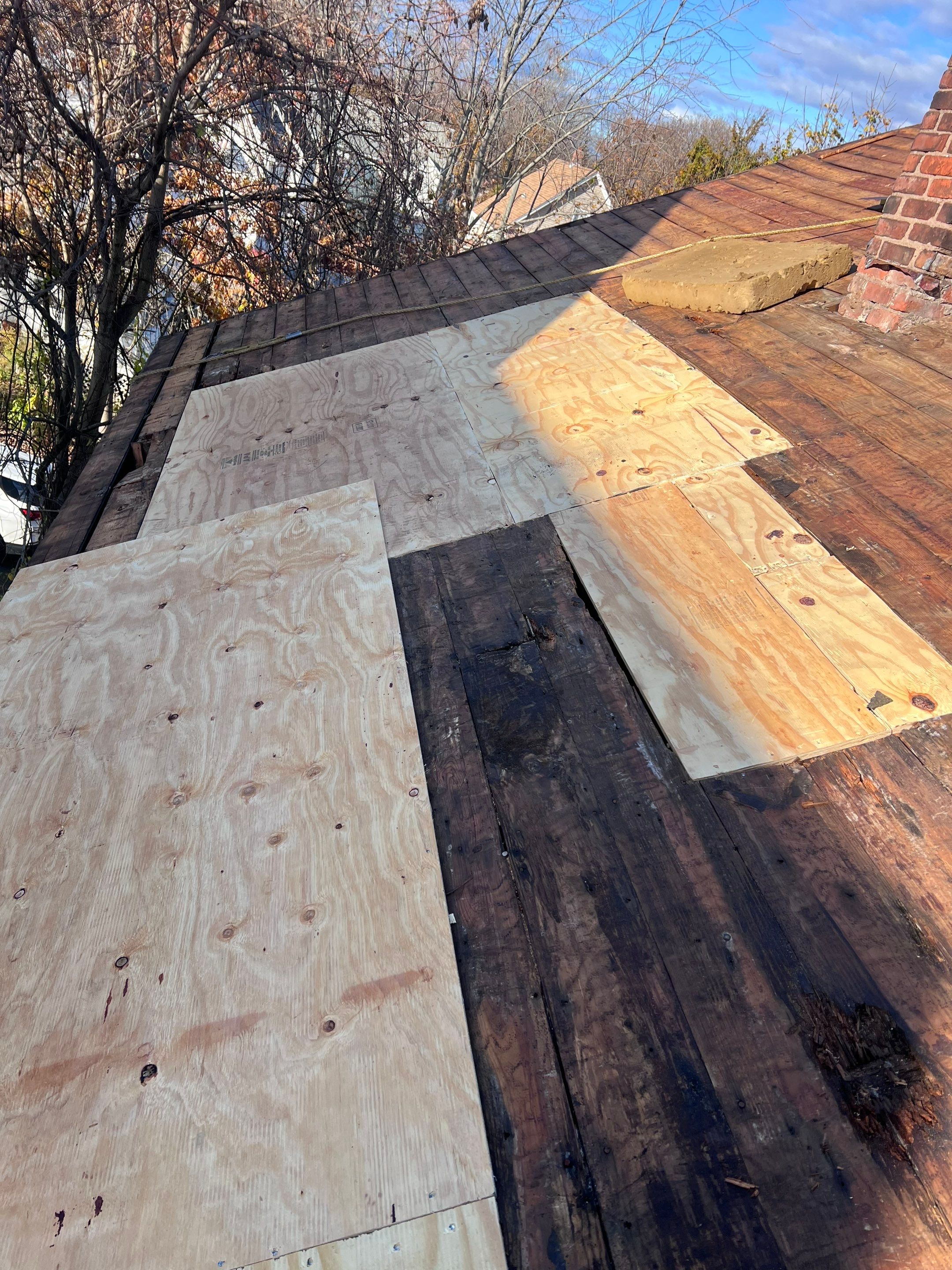 Owens Corning Oakridge: Onyx Black in Middletown by Golden Shield Roofing