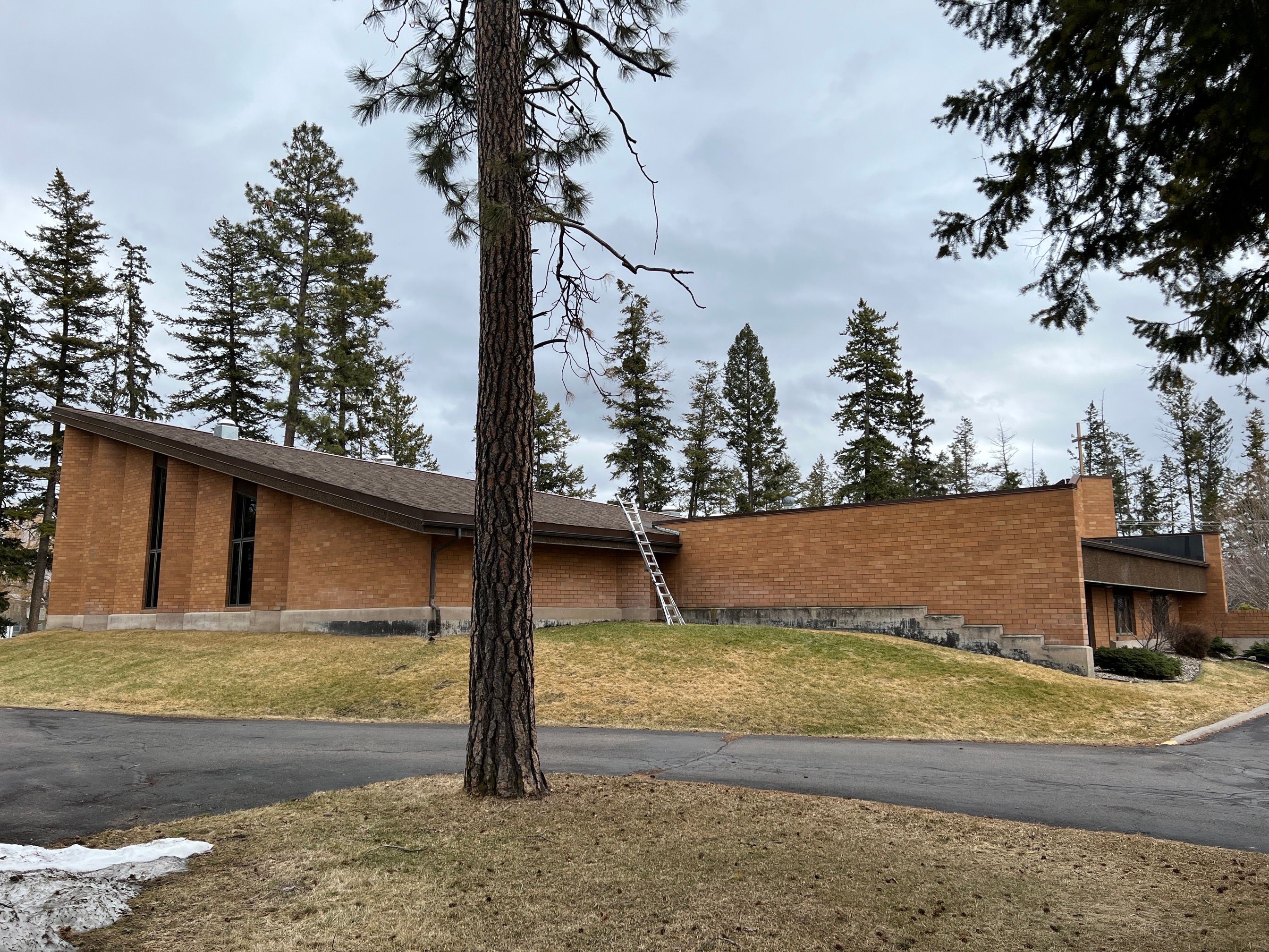 GAF Timberline HDZ - Charcoal by Montana Roofing Solutions