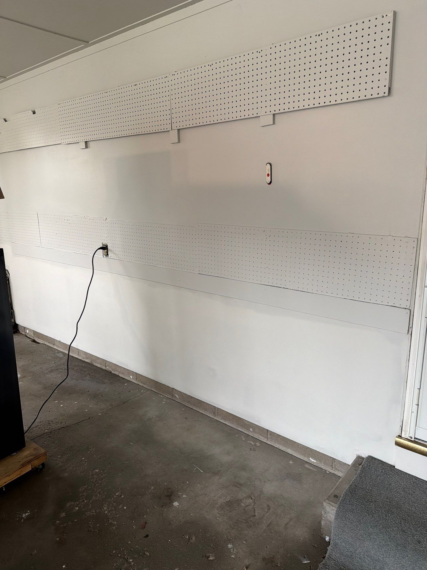 Muskegon Garage Interior Painting and Epoxy Flake Floor Installation by Gordon Painting