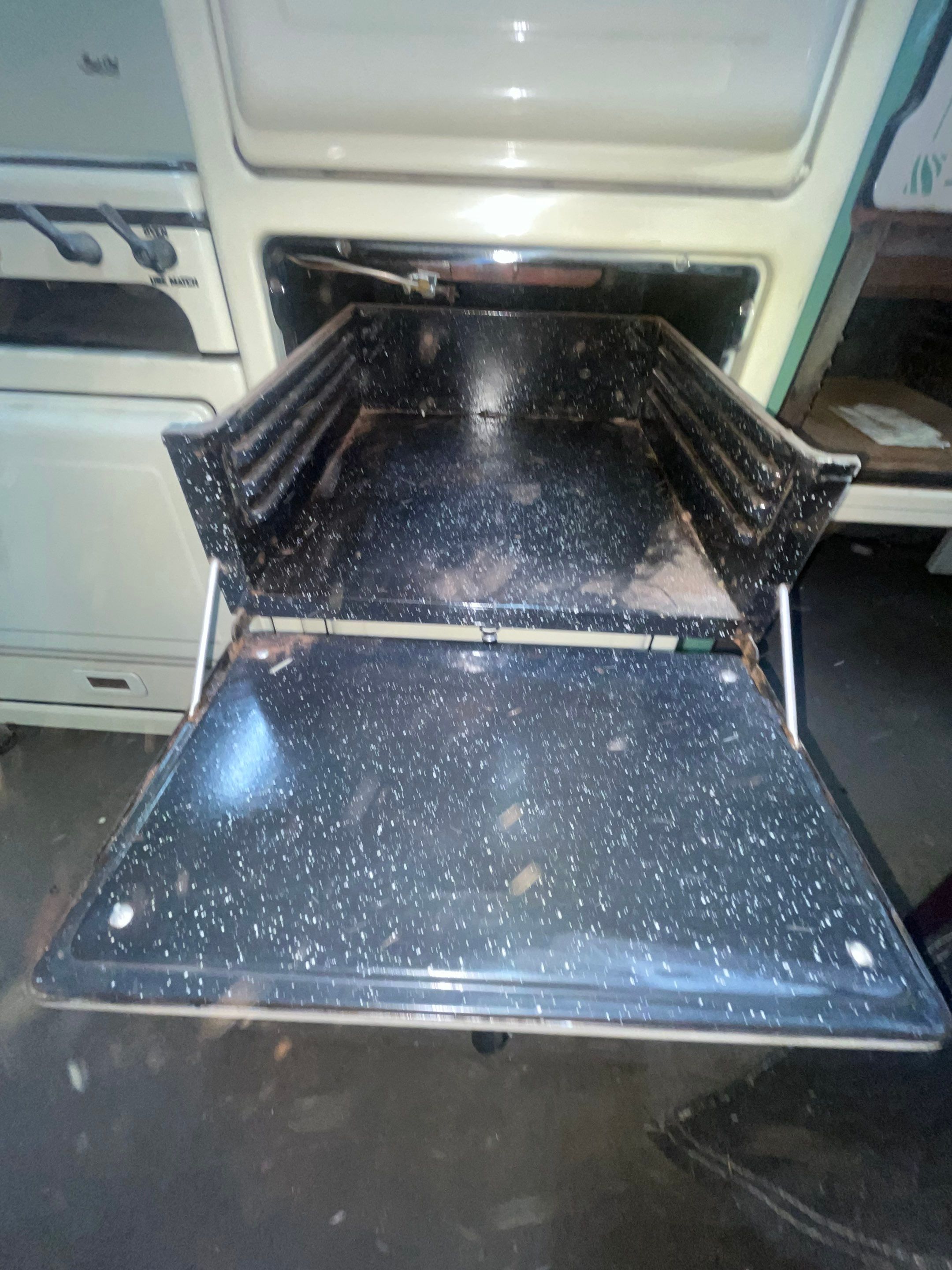 Stoves for Sale as of December 2023 by Belgrove Appliance Inc
