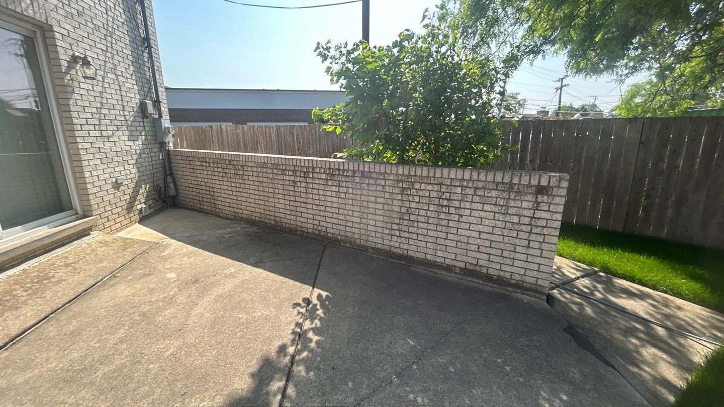 Lincolnwood, IL house washing, and patios by Northern Power Washing LLC.