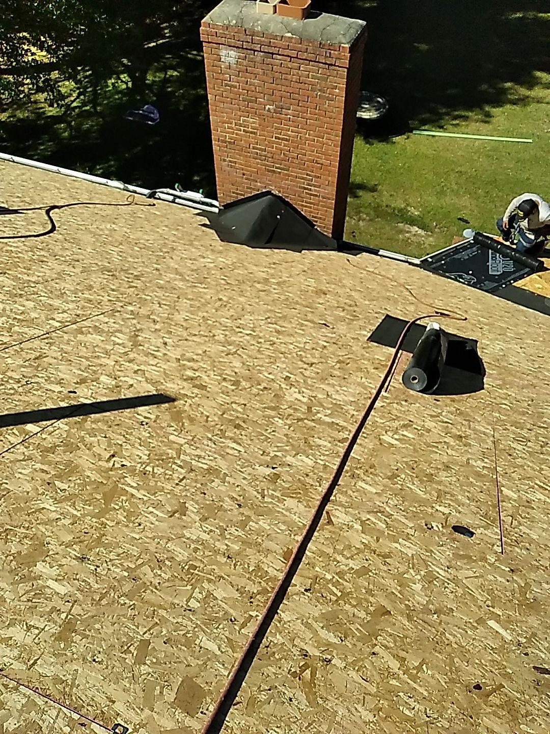 Residential Roofing Installation using Owens Corning Oakridge- Williamsburg Gray by Indigo State Roofing
