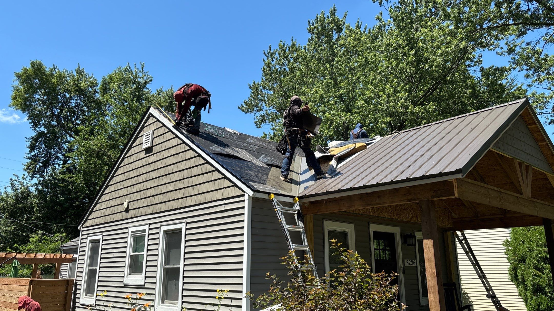 Roof Replacement using Owens Corning Peppercorn by 180 Contractors
