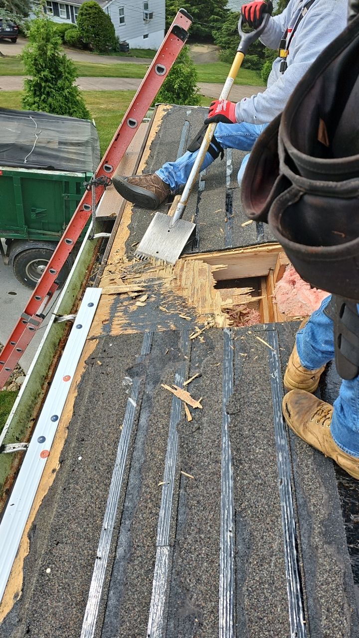 ATLAS PINNACLE HP W/SCOTCHGARD COLOR: WEATHERED WOOD by Eagle Eye Roofing