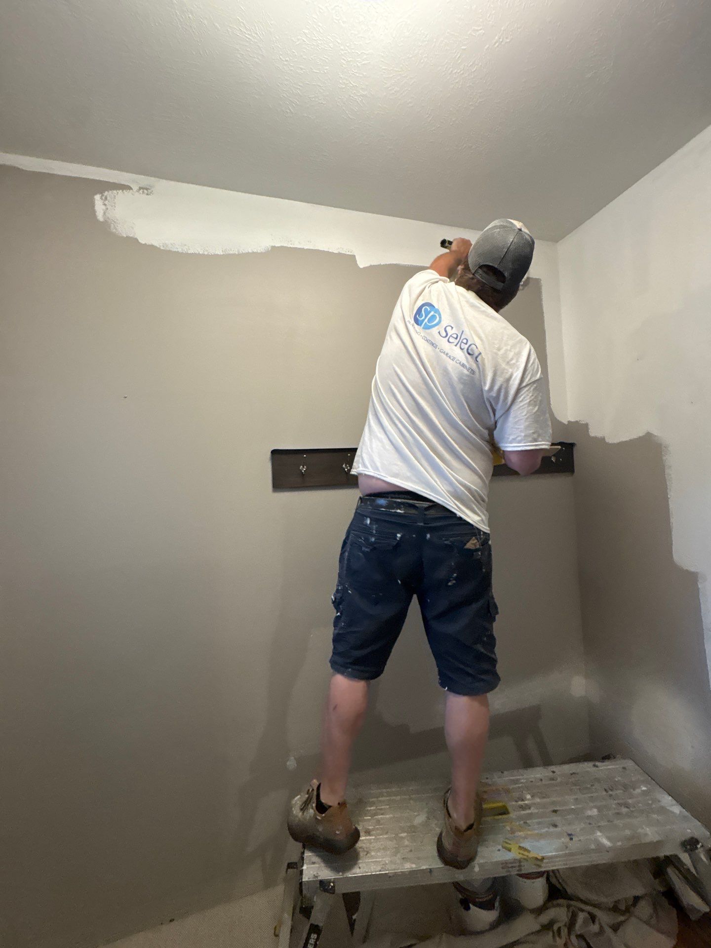 Full Residential Interior Painting and Wall Refresh in Sioux Falls by Select Painting, Coatings & Garage Cabinets