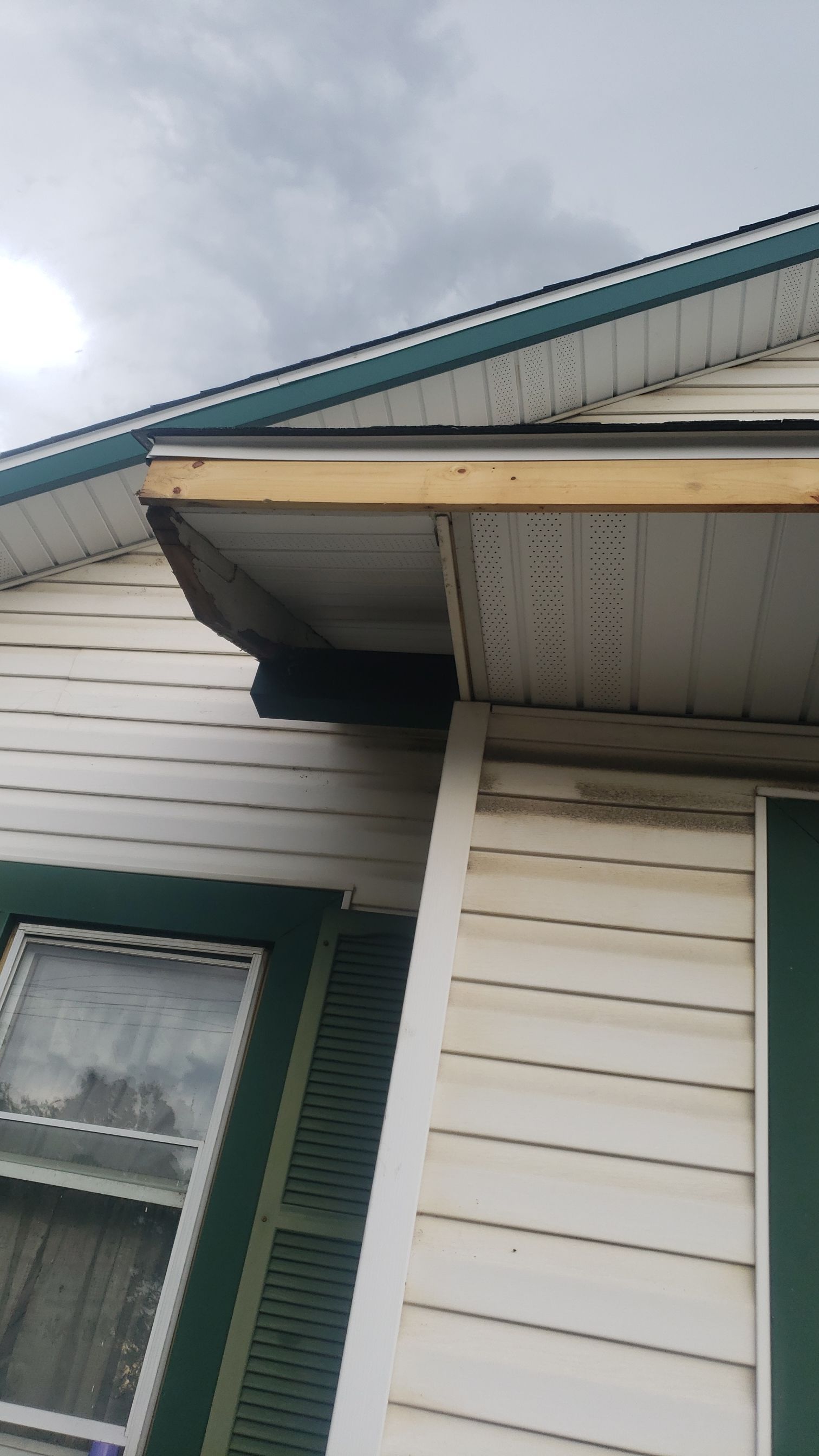 ATLAS PINNACLE COLOR: COASTAL GRANITE DRIP EDGE: WHITE by Eagle Eye Roofing